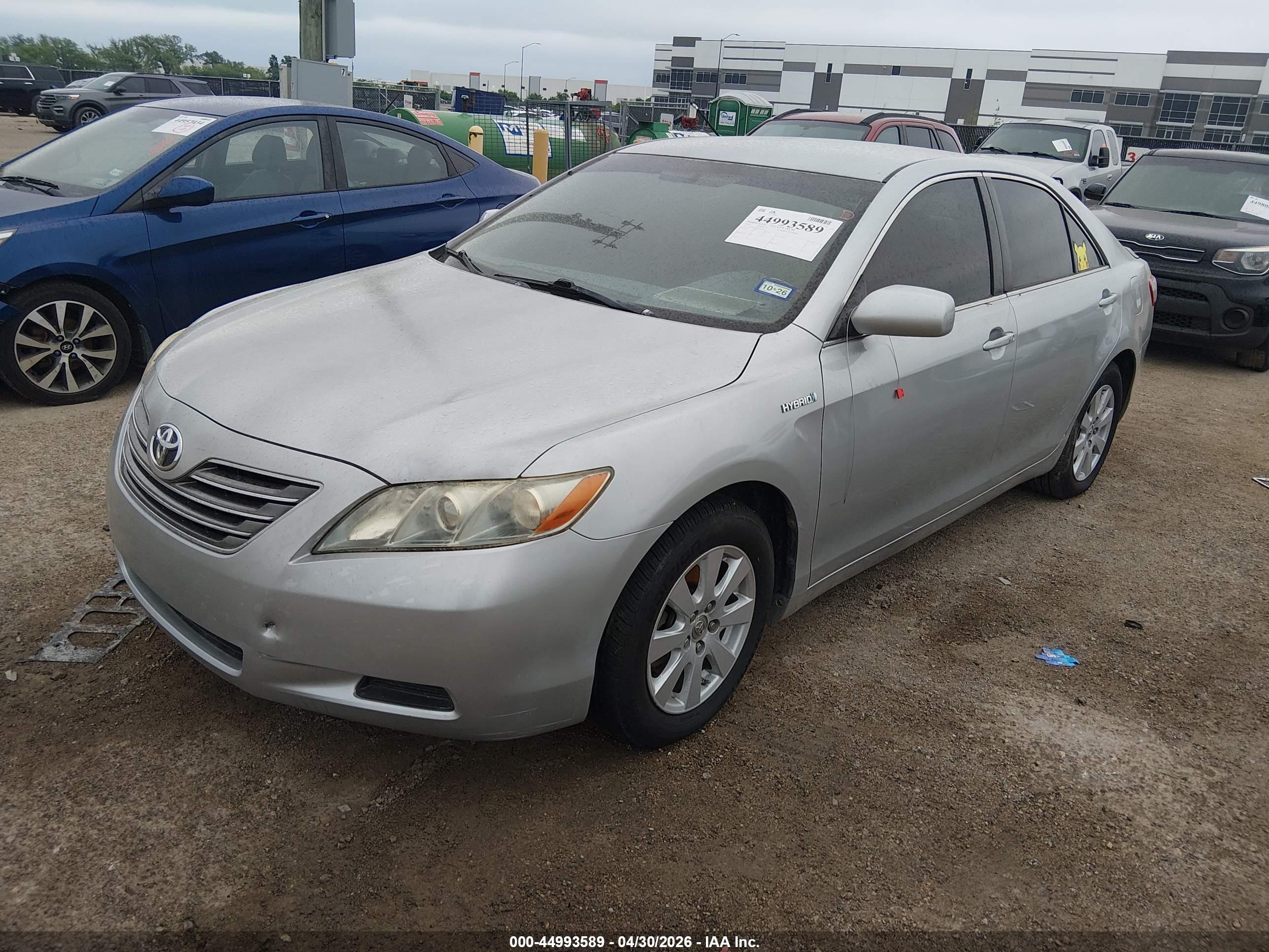 TOYOTA CAMRY image 2