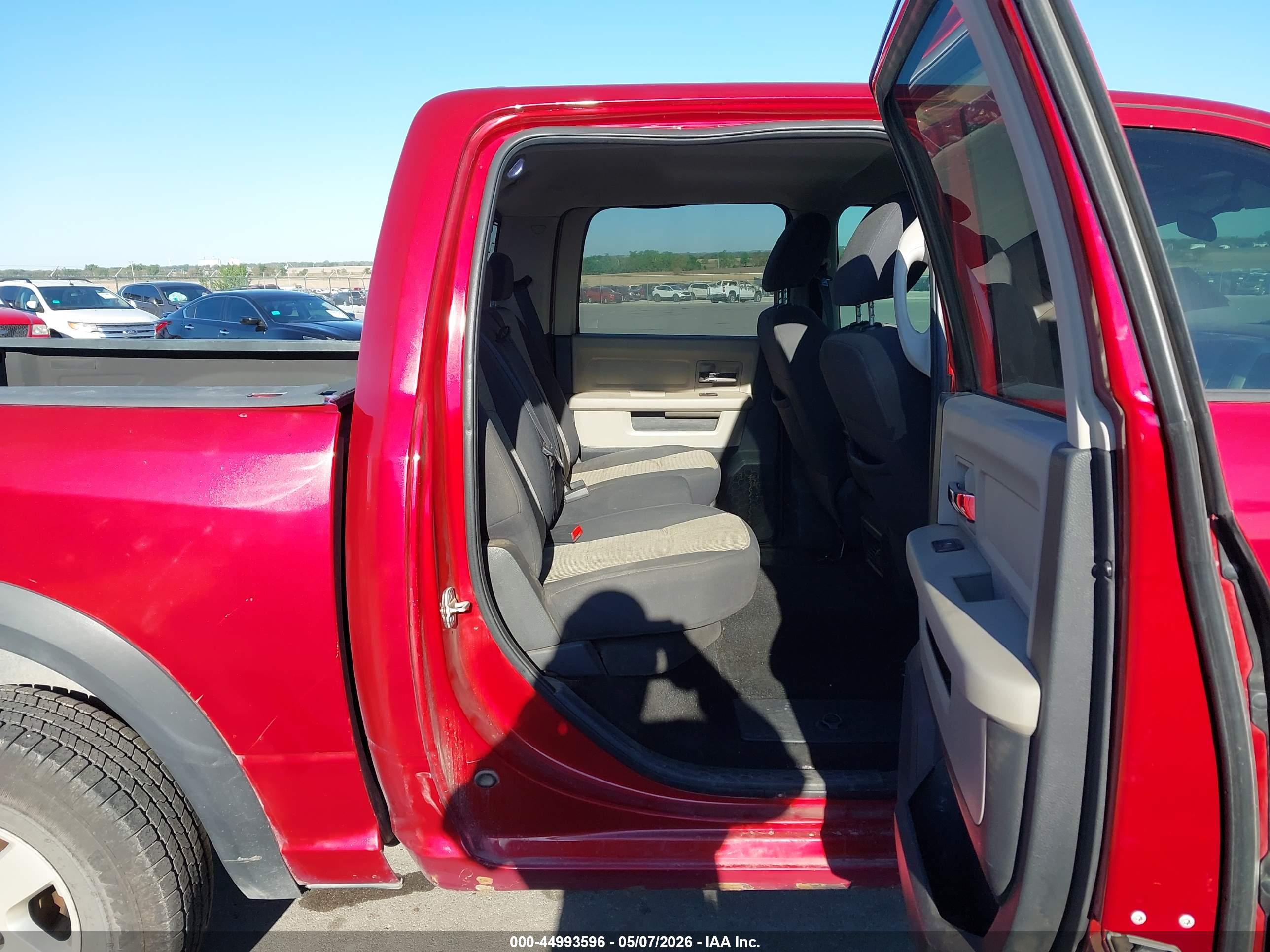 DODGE RAM image 8
