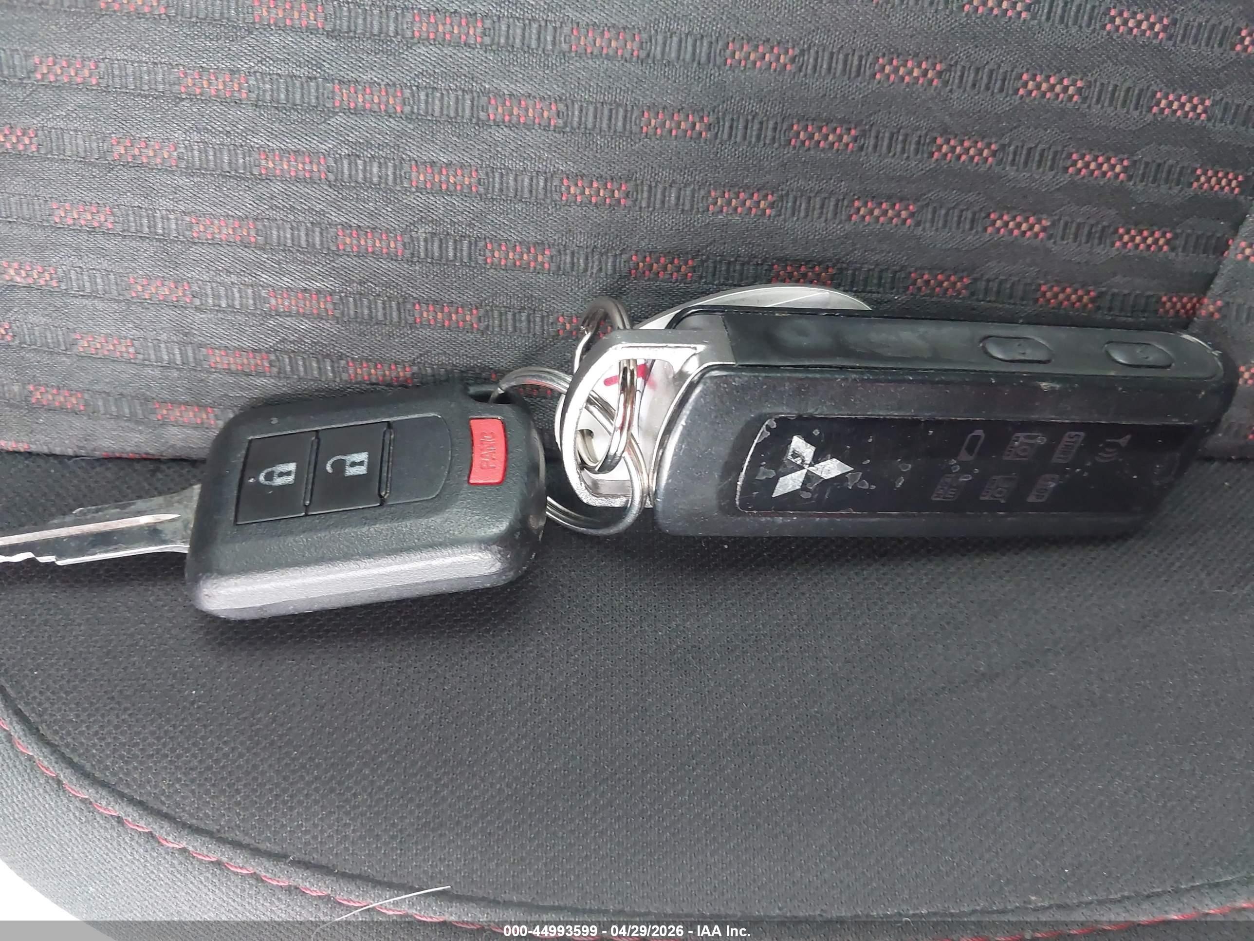 MITSUBISHI OUTLANDER image 11