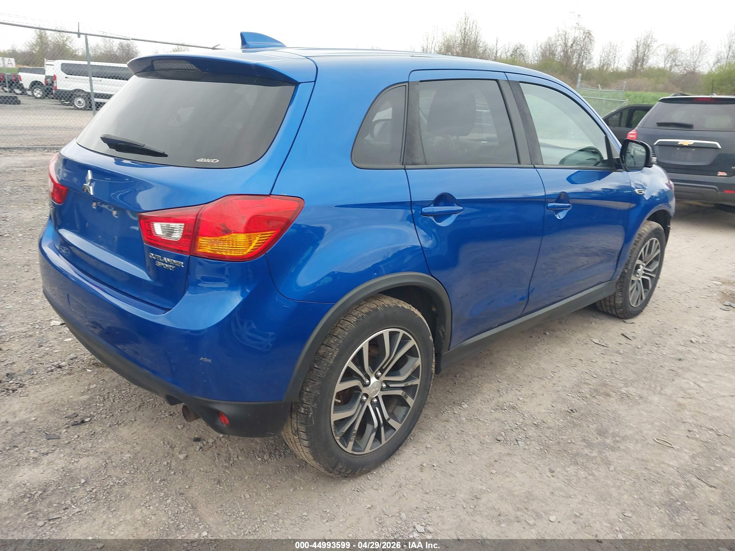 MITSUBISHI OUTLANDER image 4