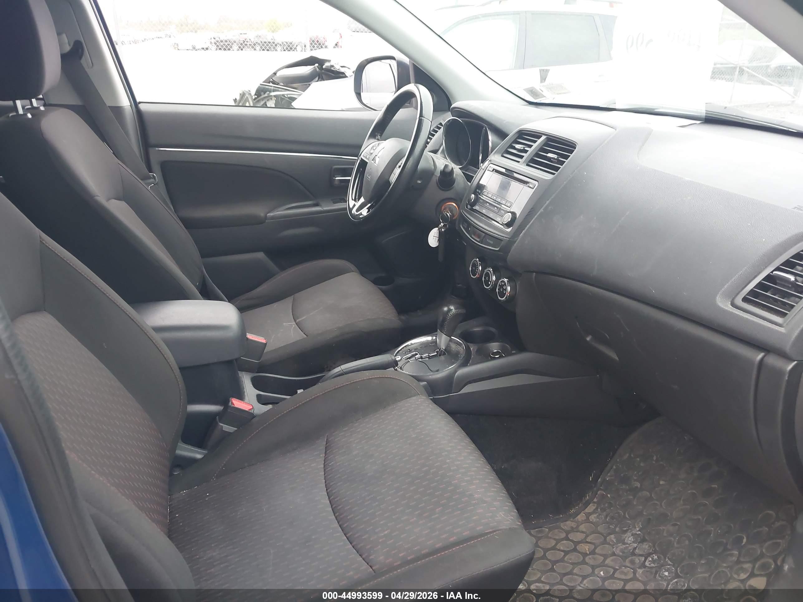 MITSUBISHI OUTLANDER image 5