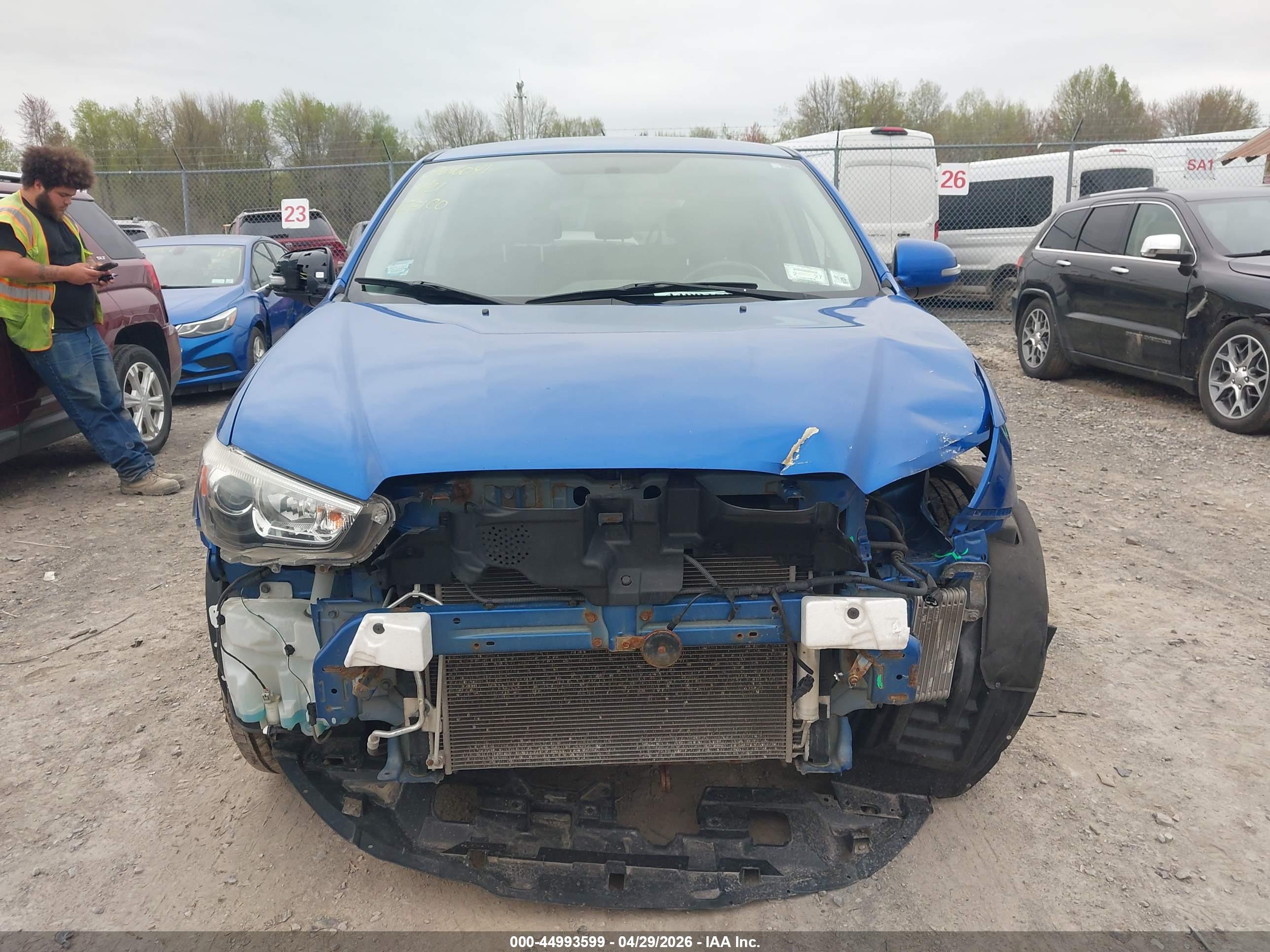 MITSUBISHI OUTLANDER image 6