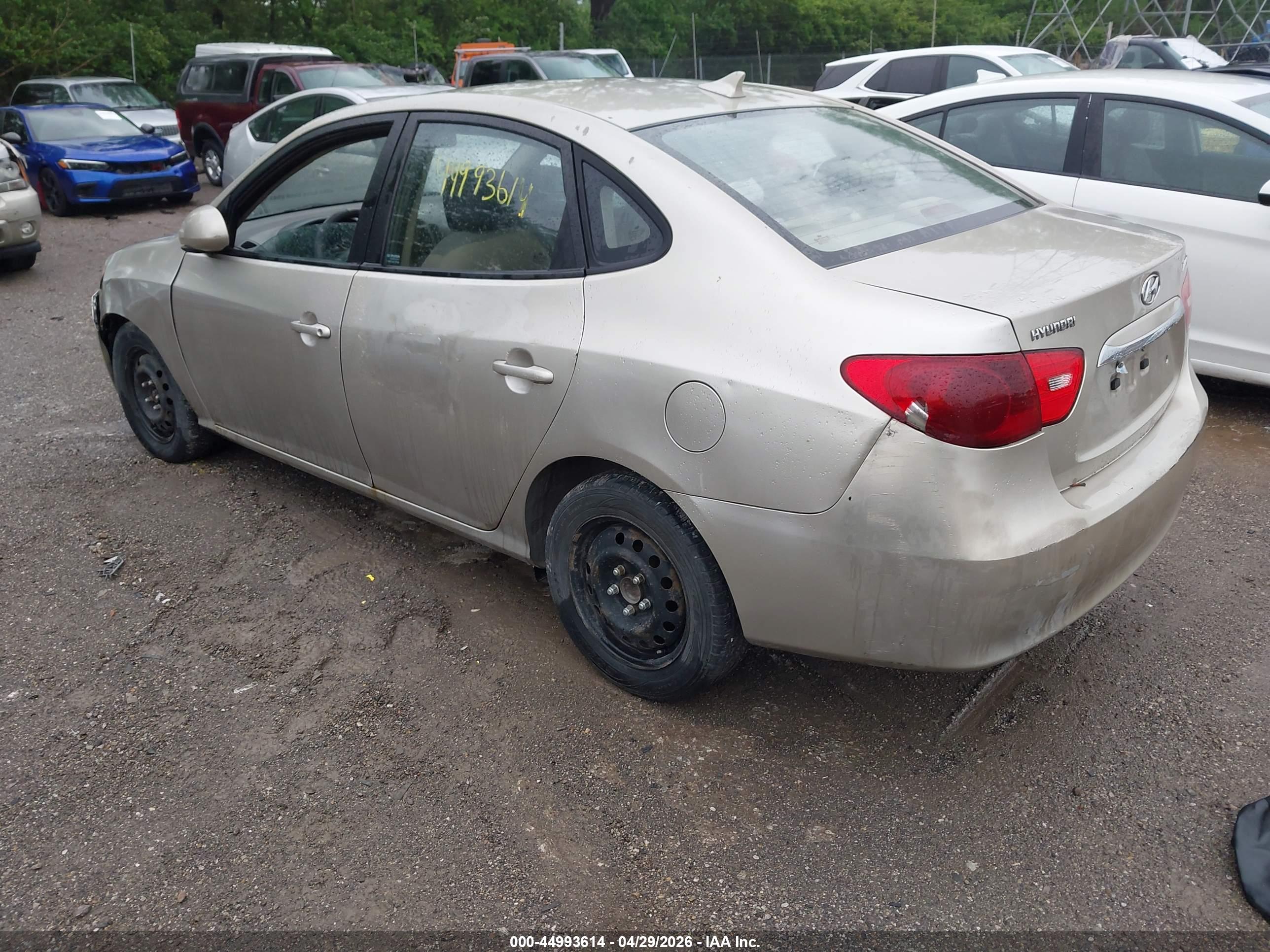 HYUNDAI ELANTRA image 3