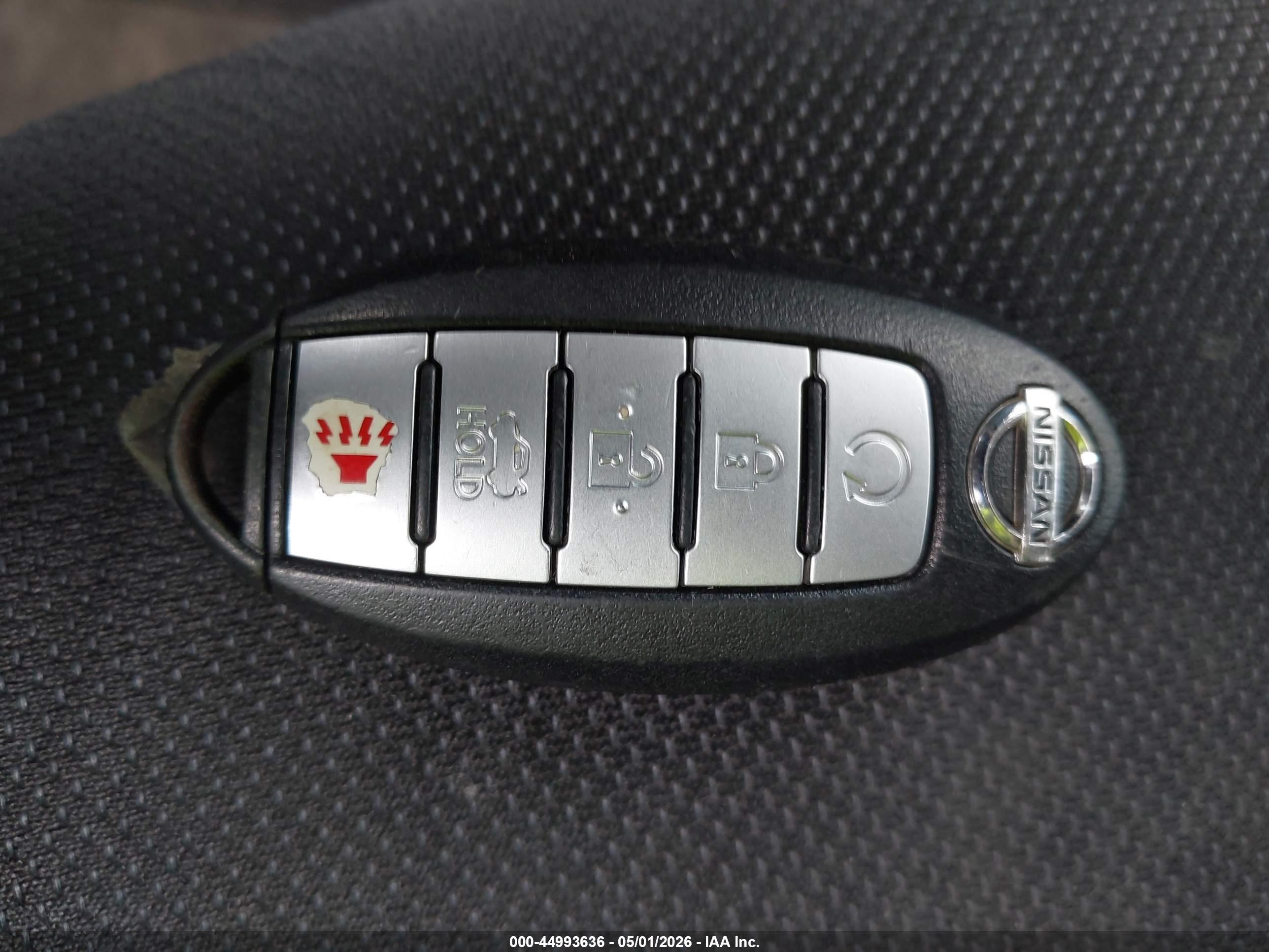 NISSAN MAXIMA image 11