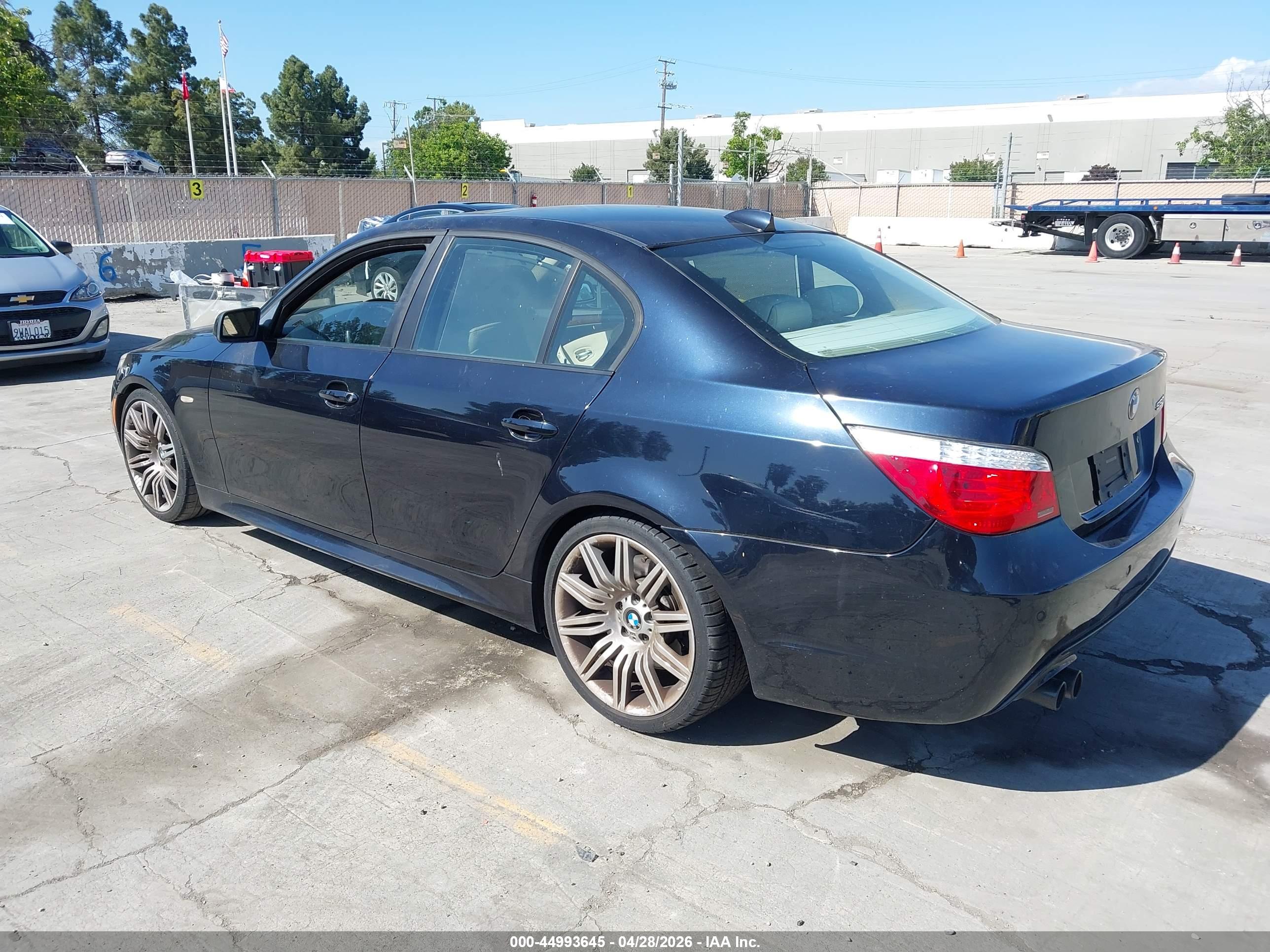 BMW 550I image 3