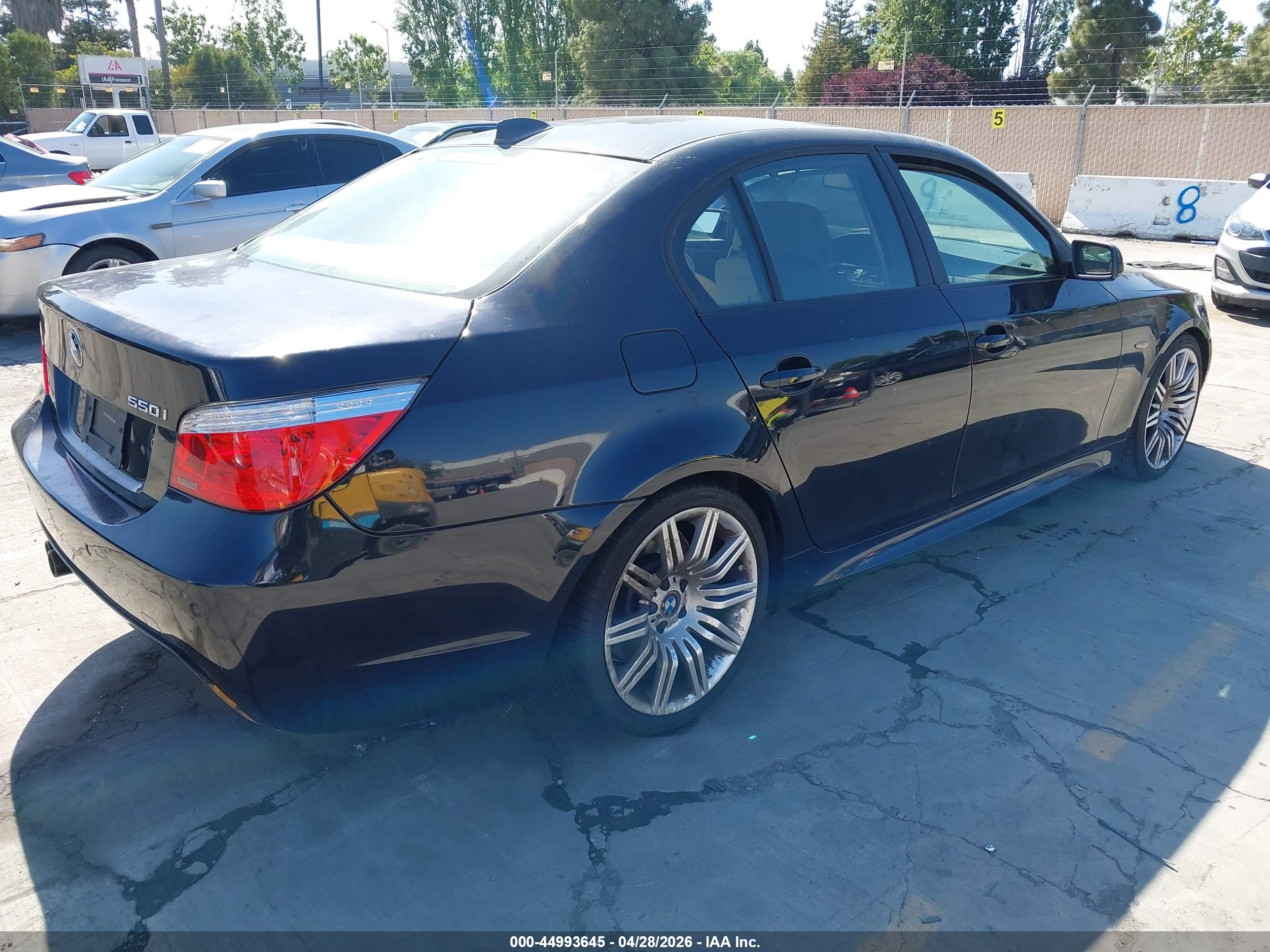 BMW 550I image 4
