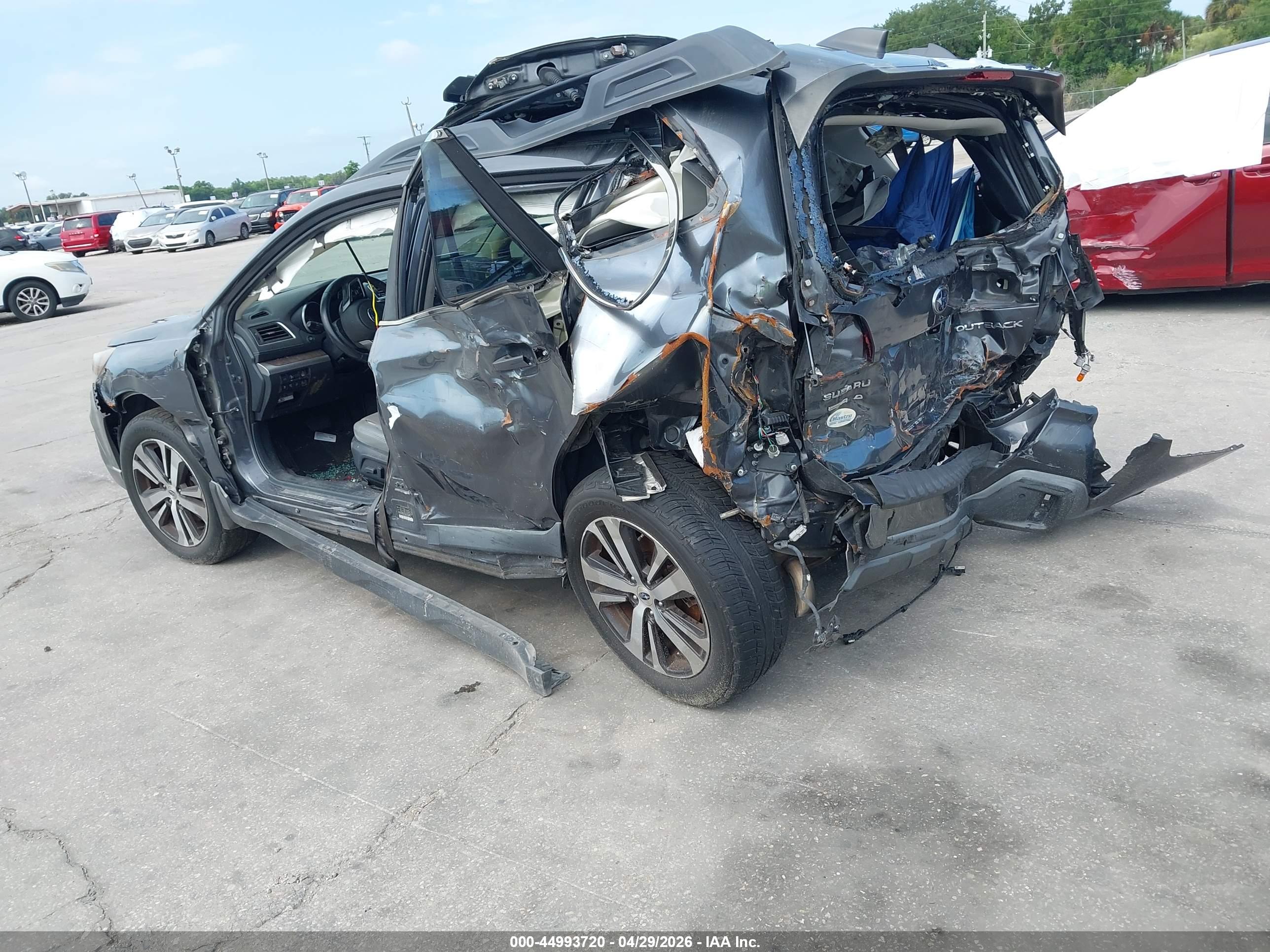 SUBARU OUTBACK image 3