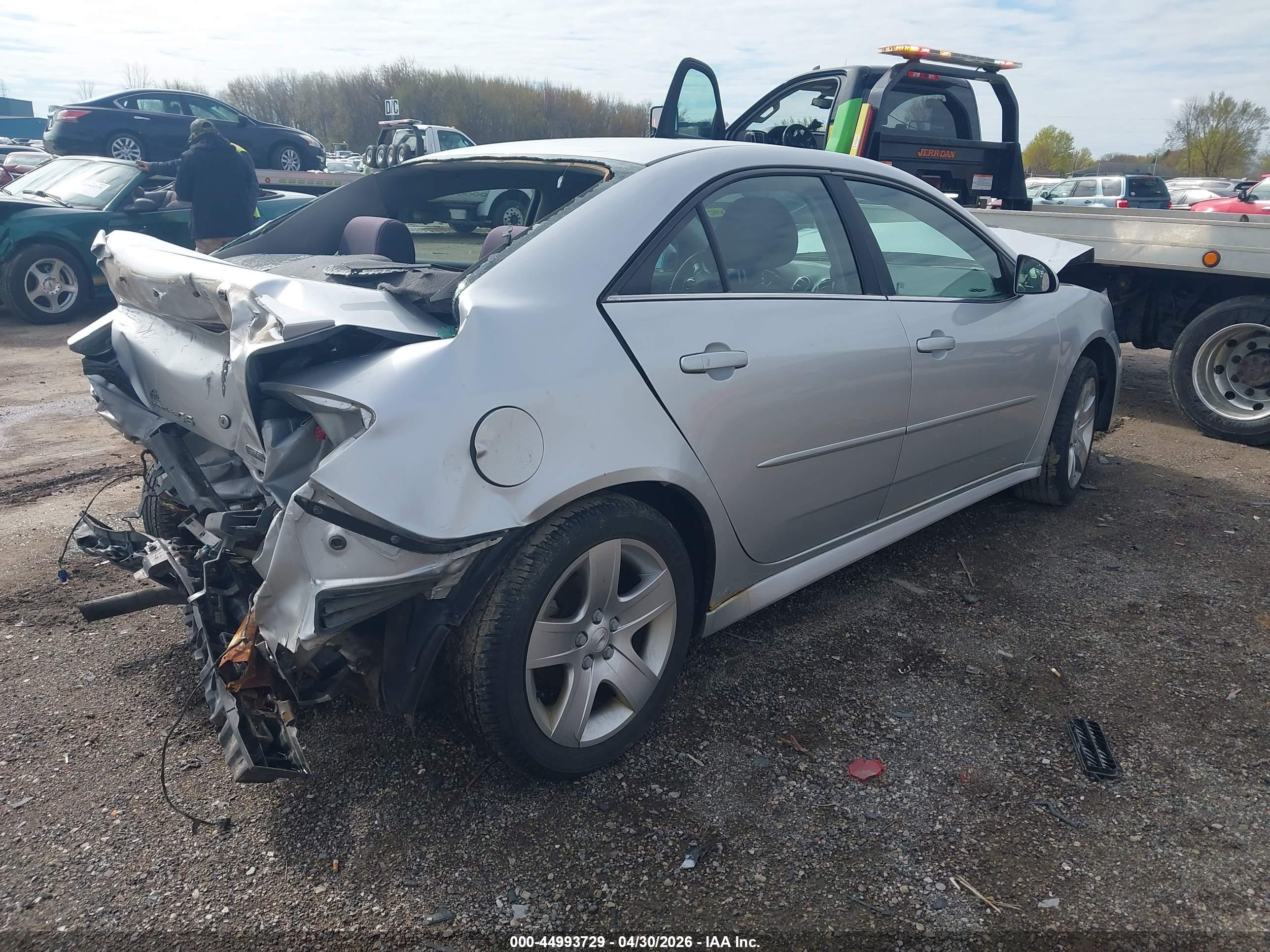 PONTIAC G6 image 4