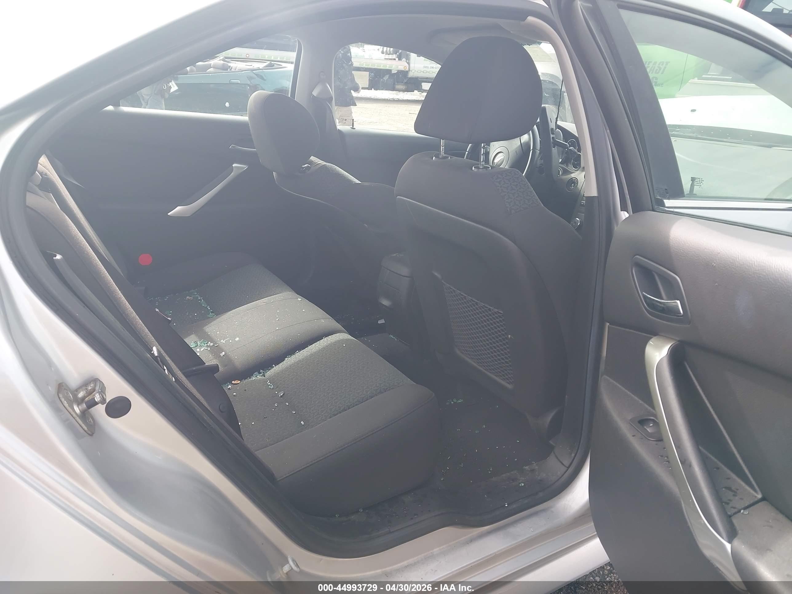 PONTIAC G6 image 8