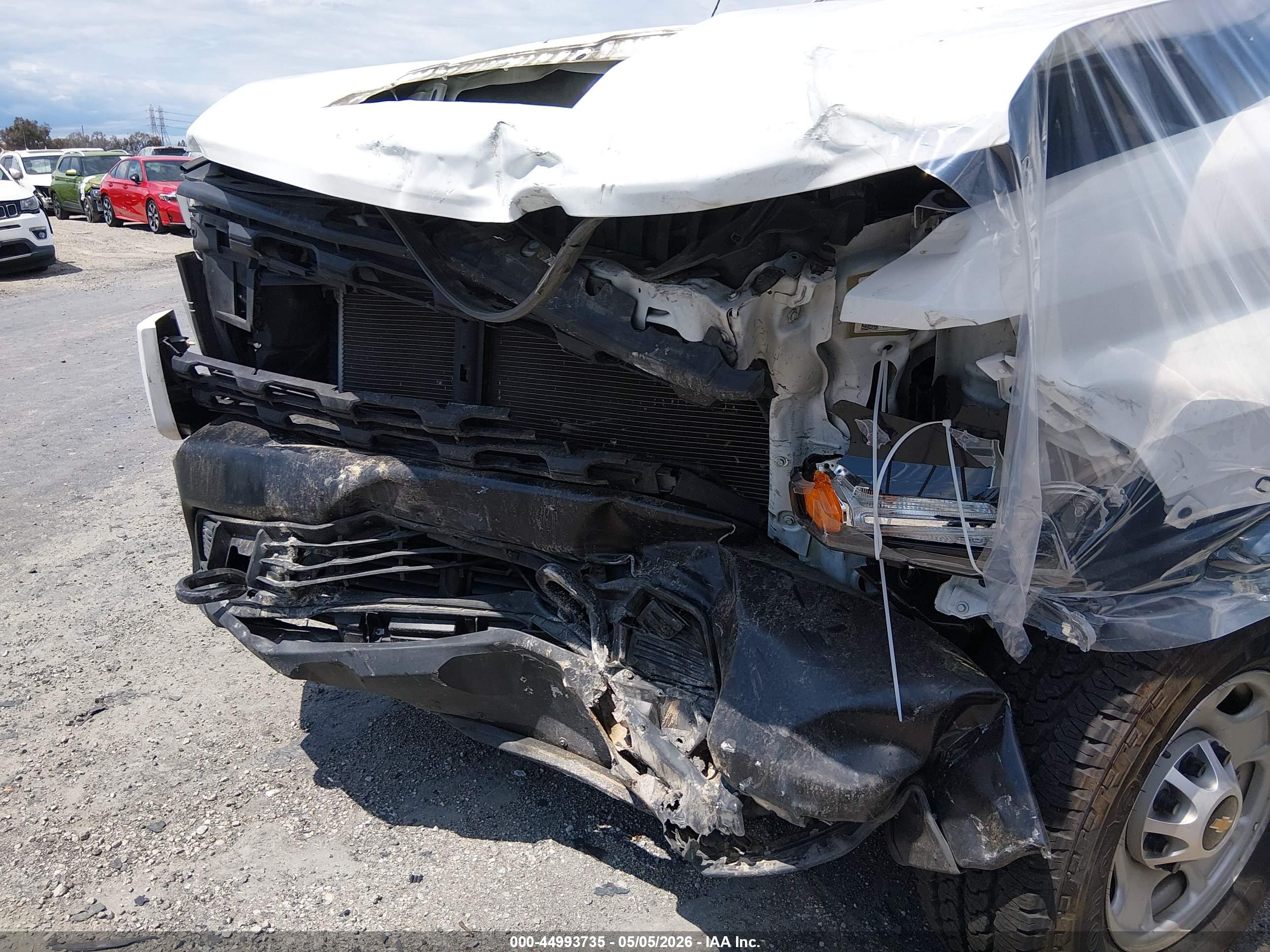 CHEVROLET SILVERADO image 6