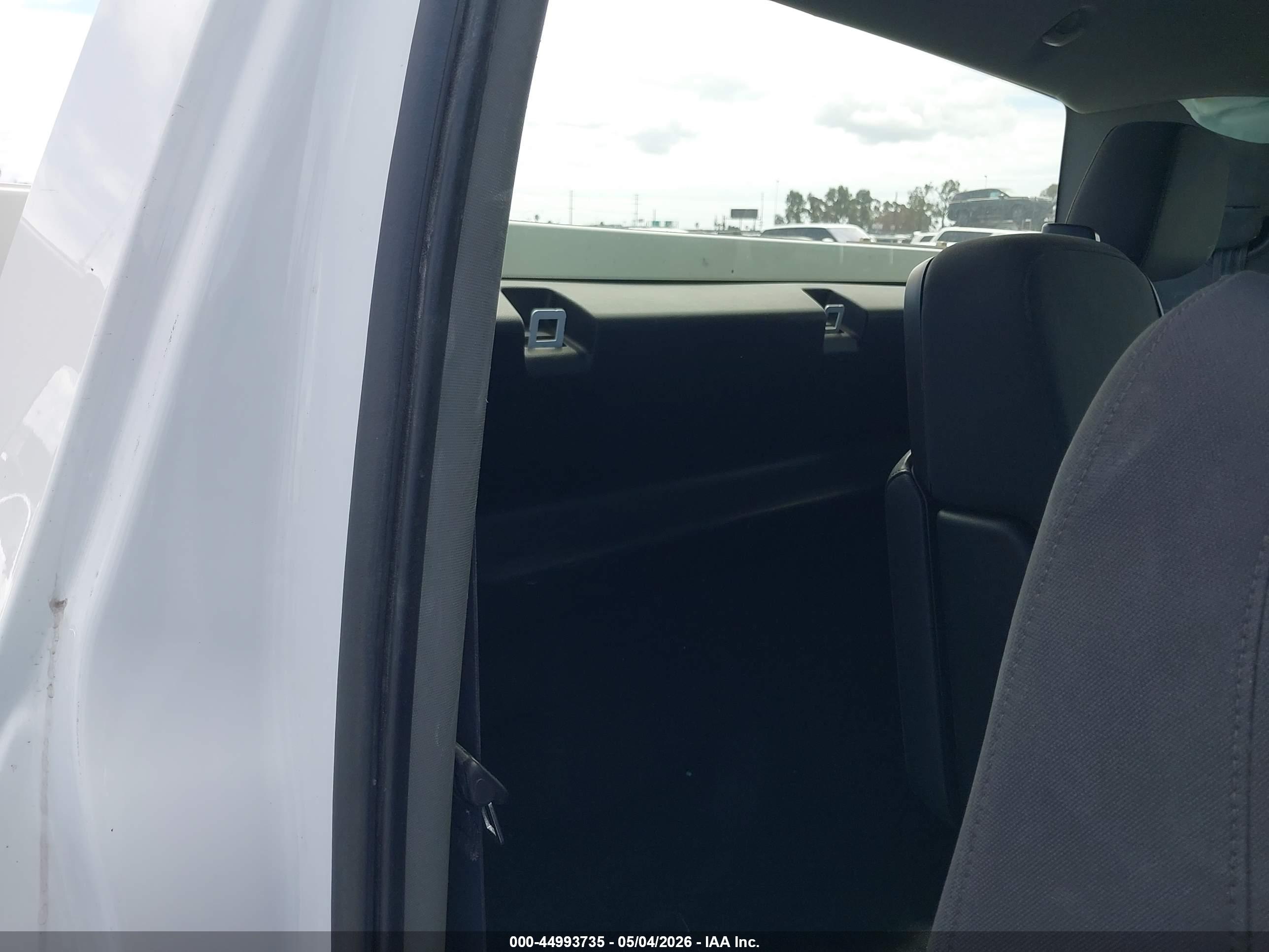 CHEVROLET SILVERADO image 8