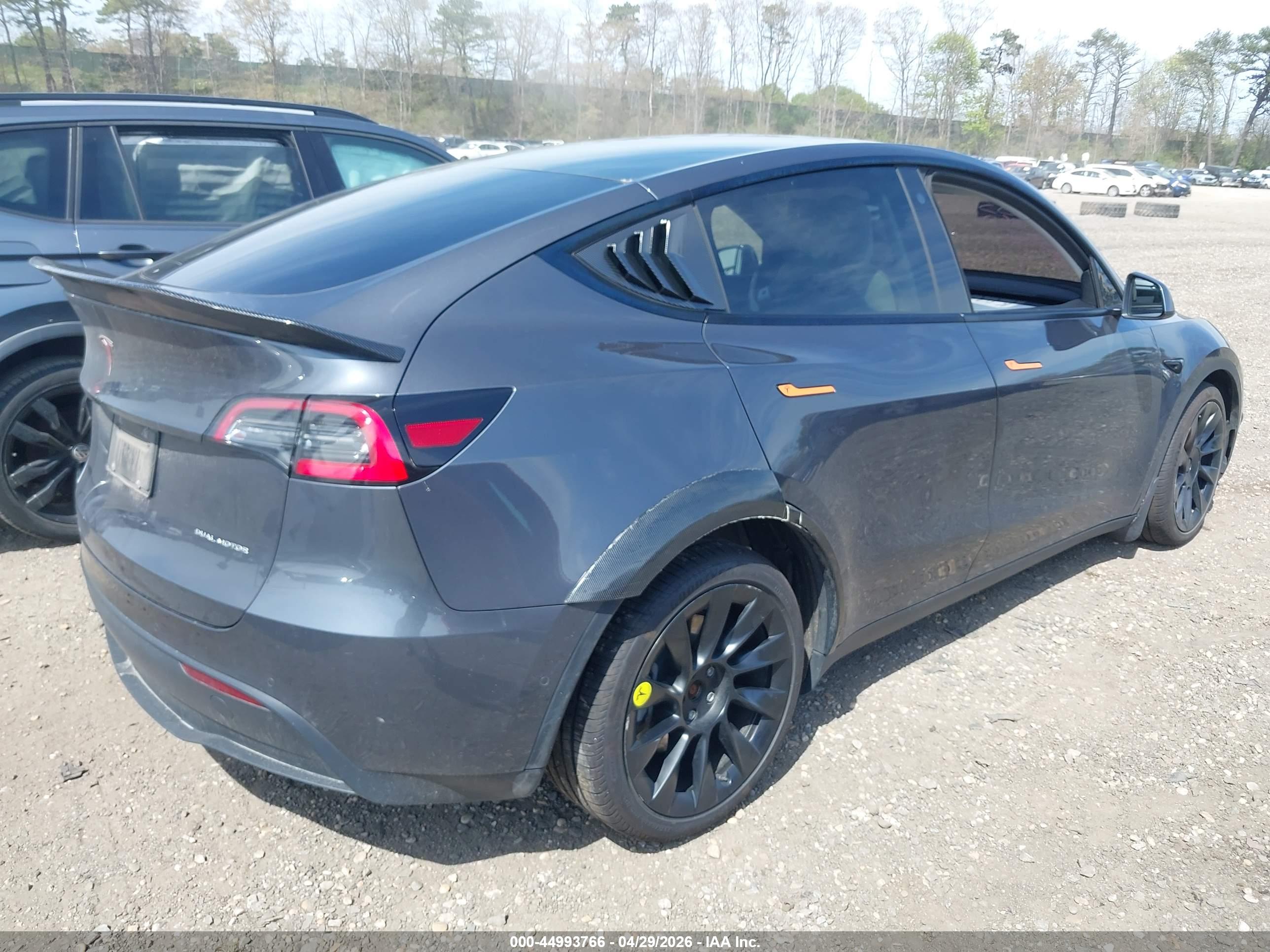 TESLA MODEL image 4
