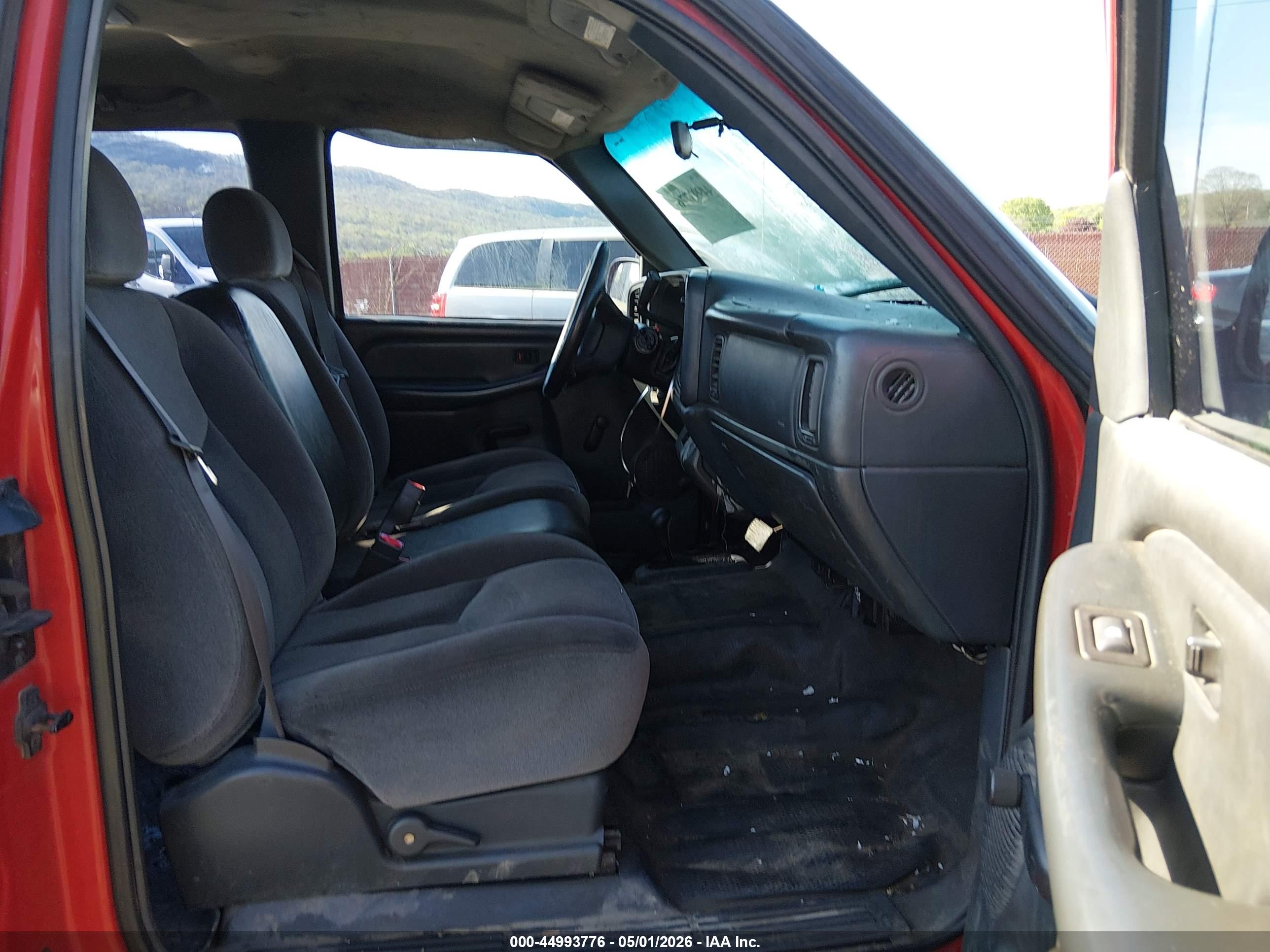 CHEVROLET SILVERADO image 5