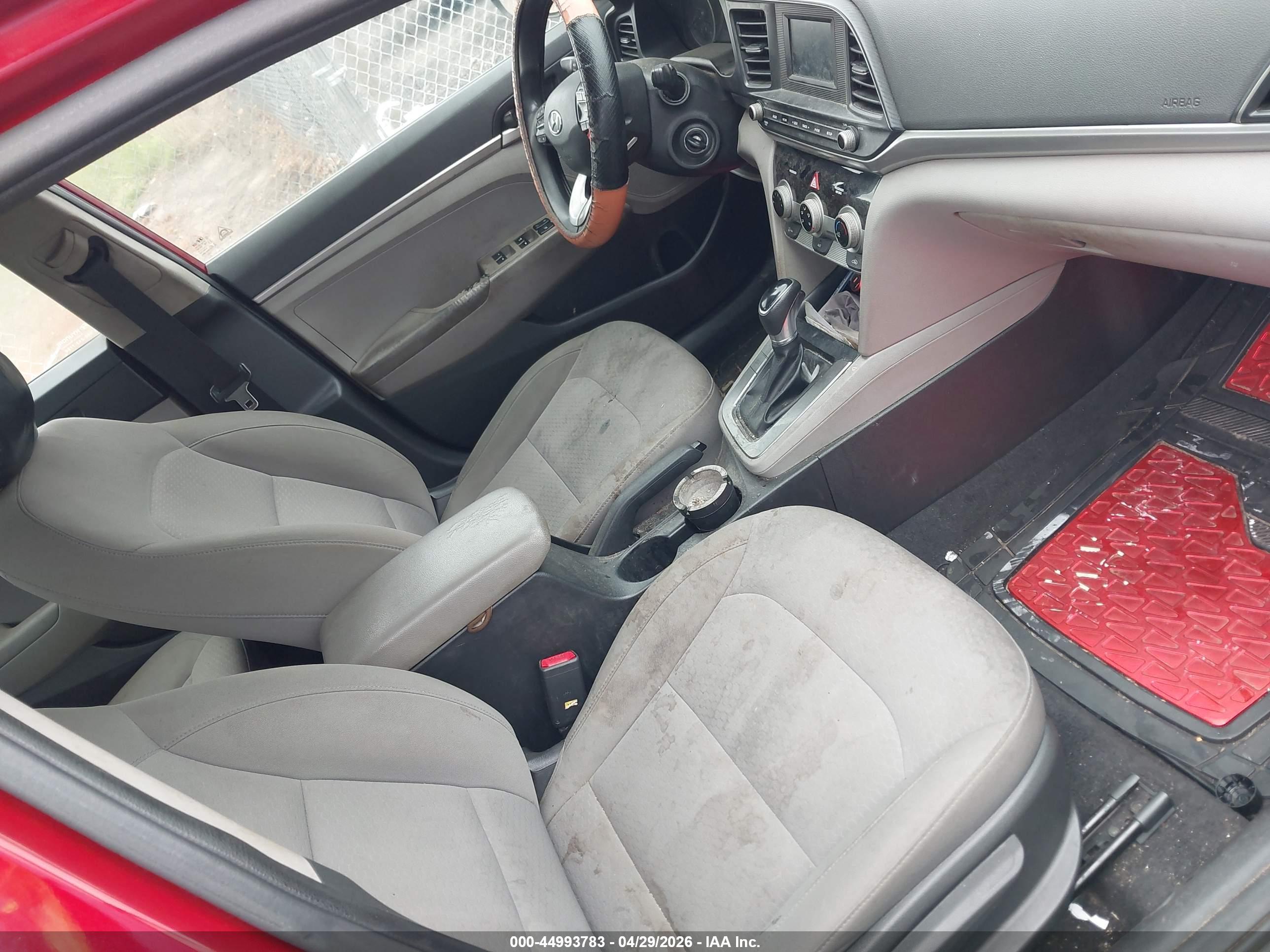 HYUNDAI ELANTRA image 5