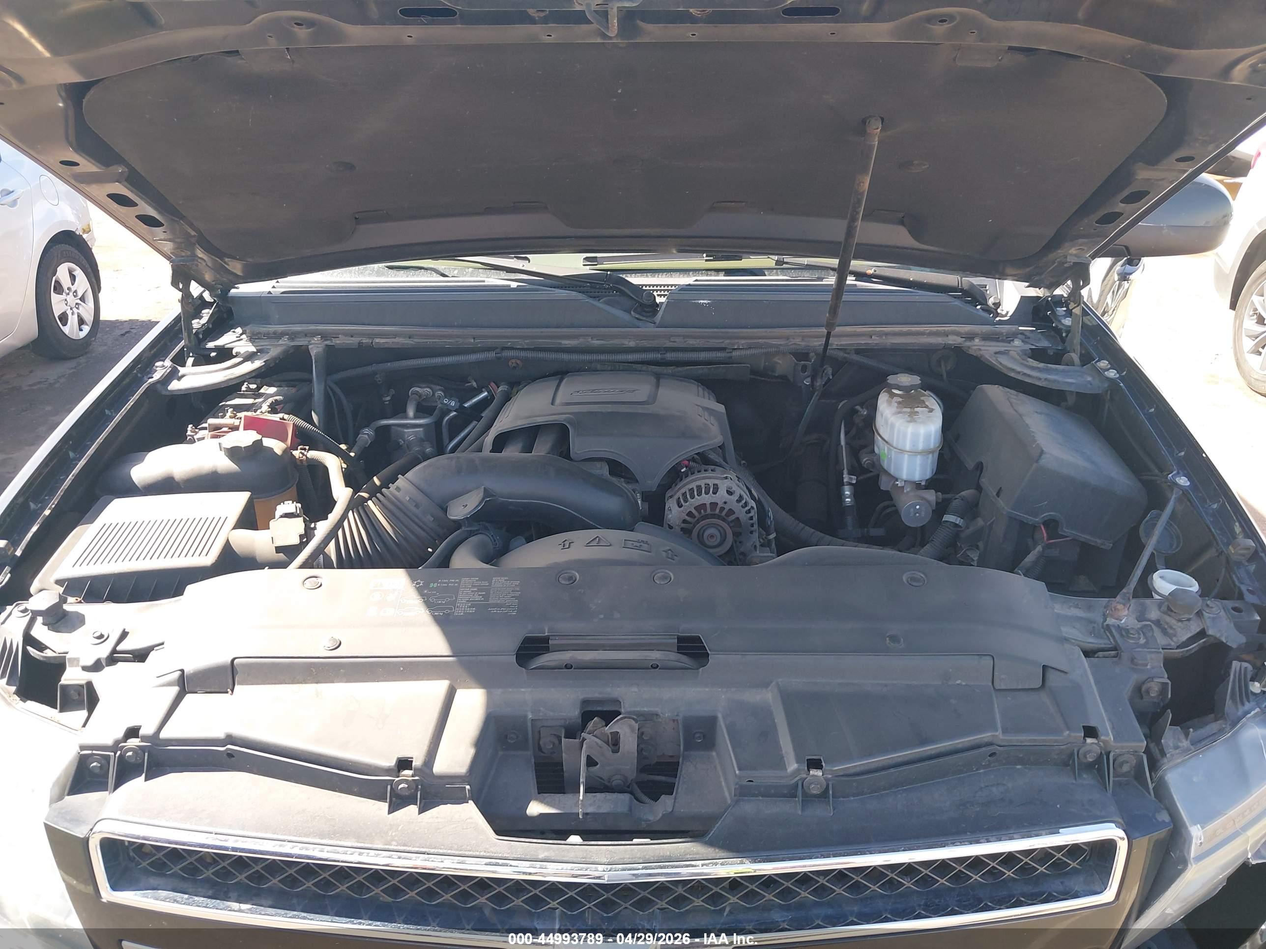 CHEVROLET SUBURBAN image 10