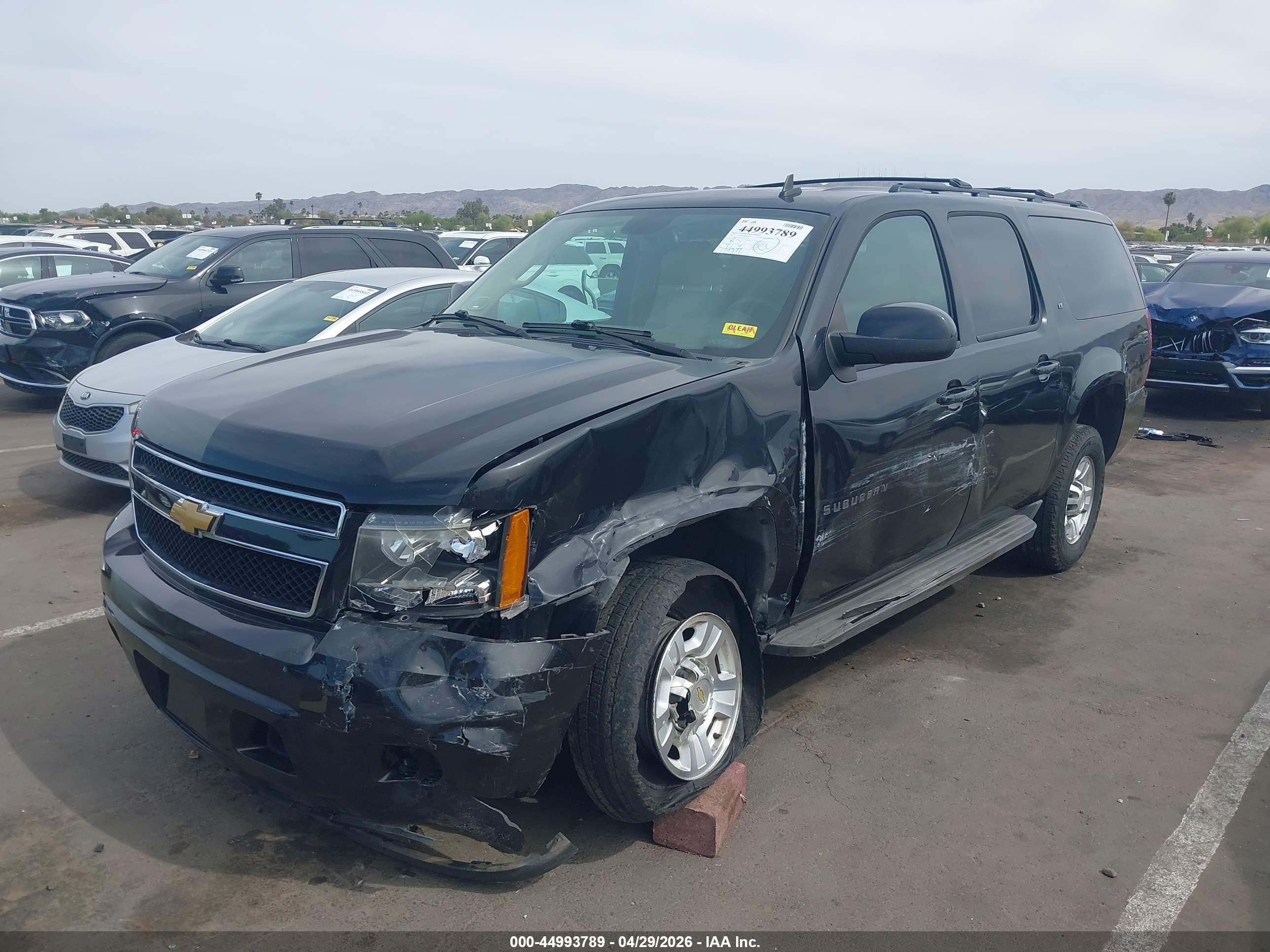 CHEVROLET SUBURBAN image 6