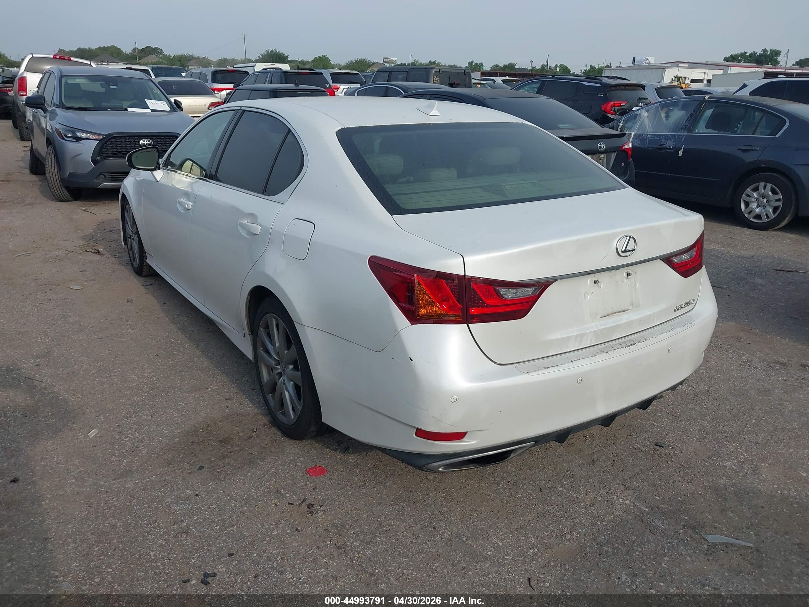 LEXUS GS image 3