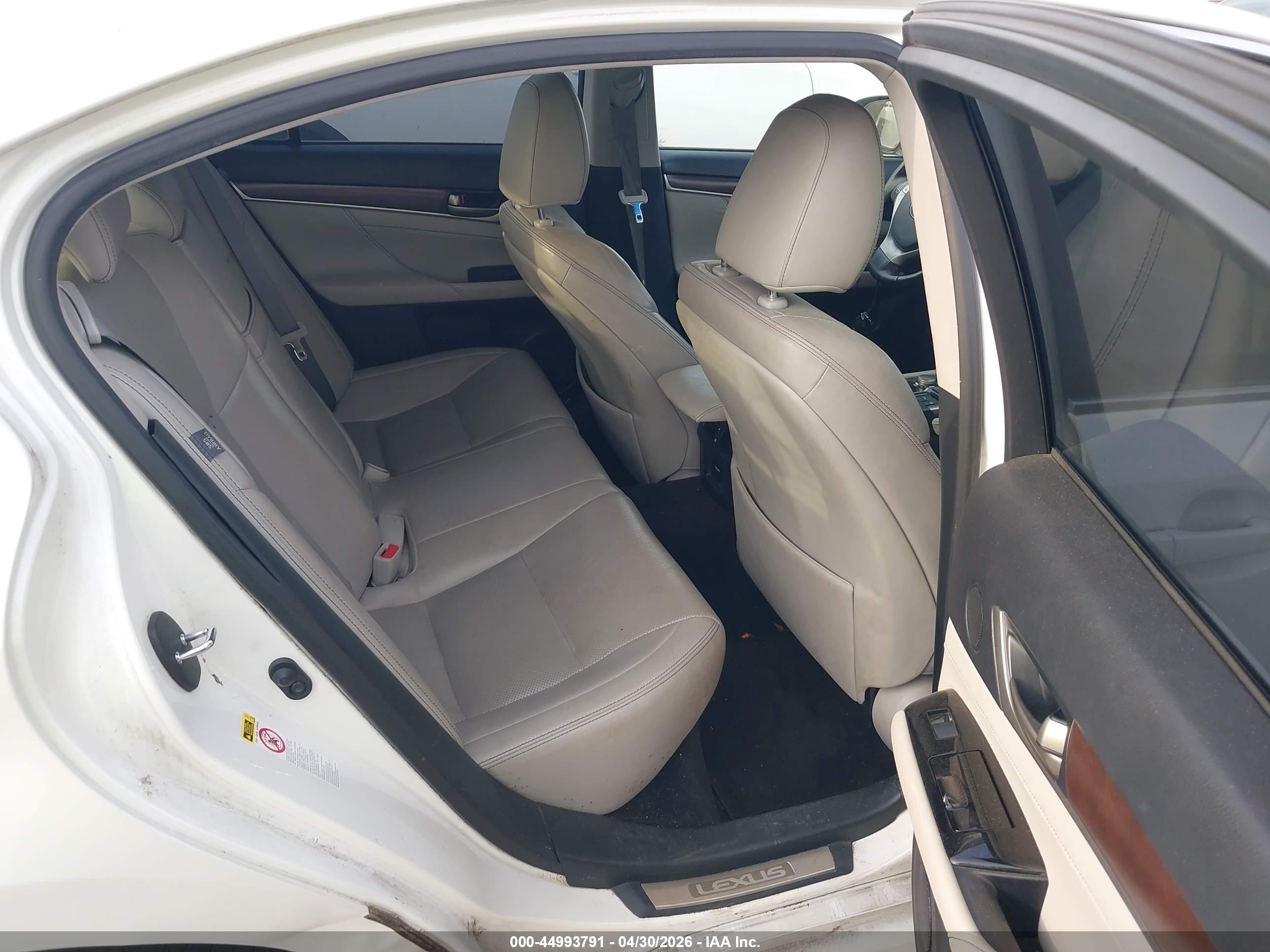 LEXUS GS image 8