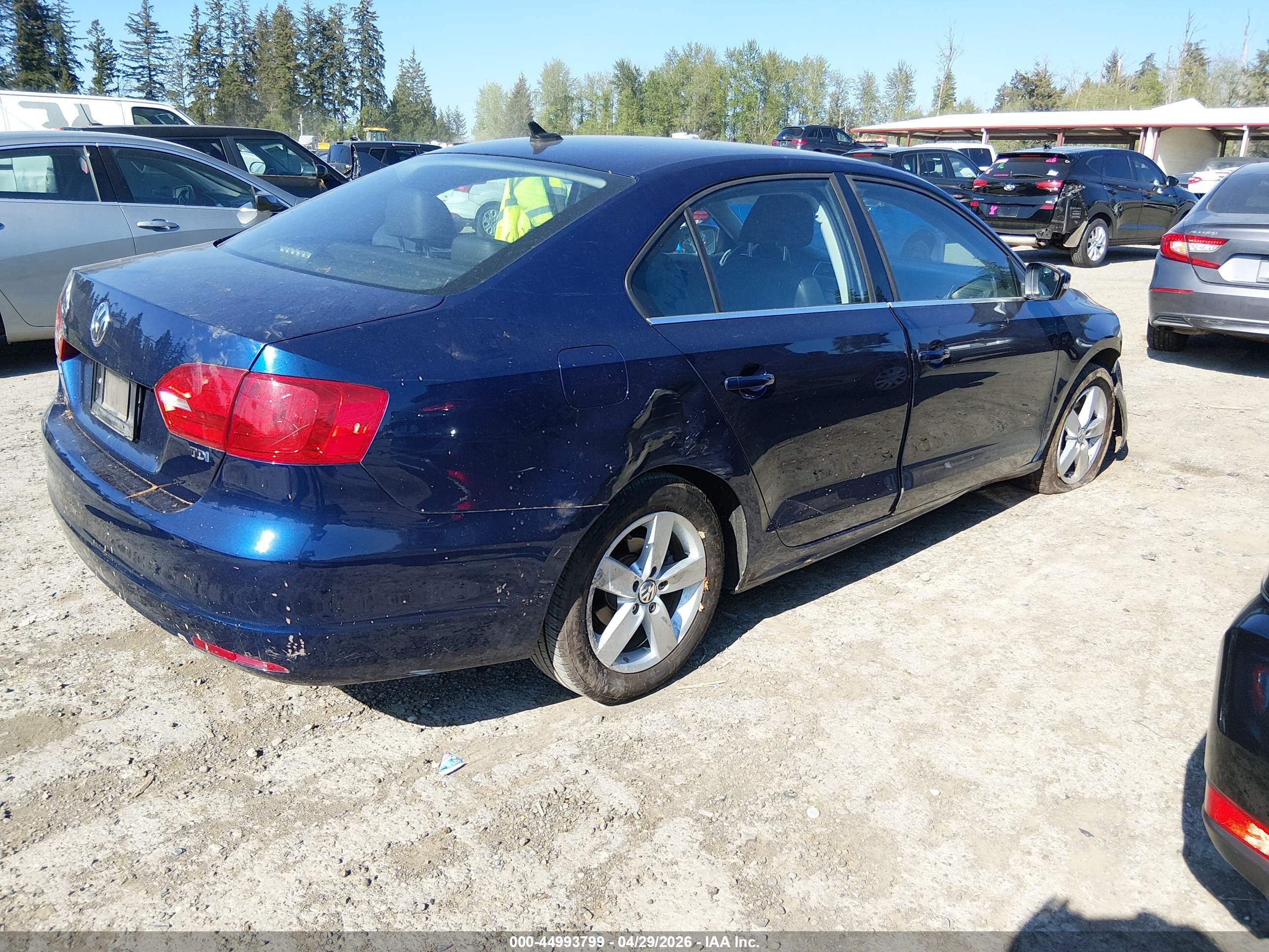 VOLKSWAGEN JETTA image 4