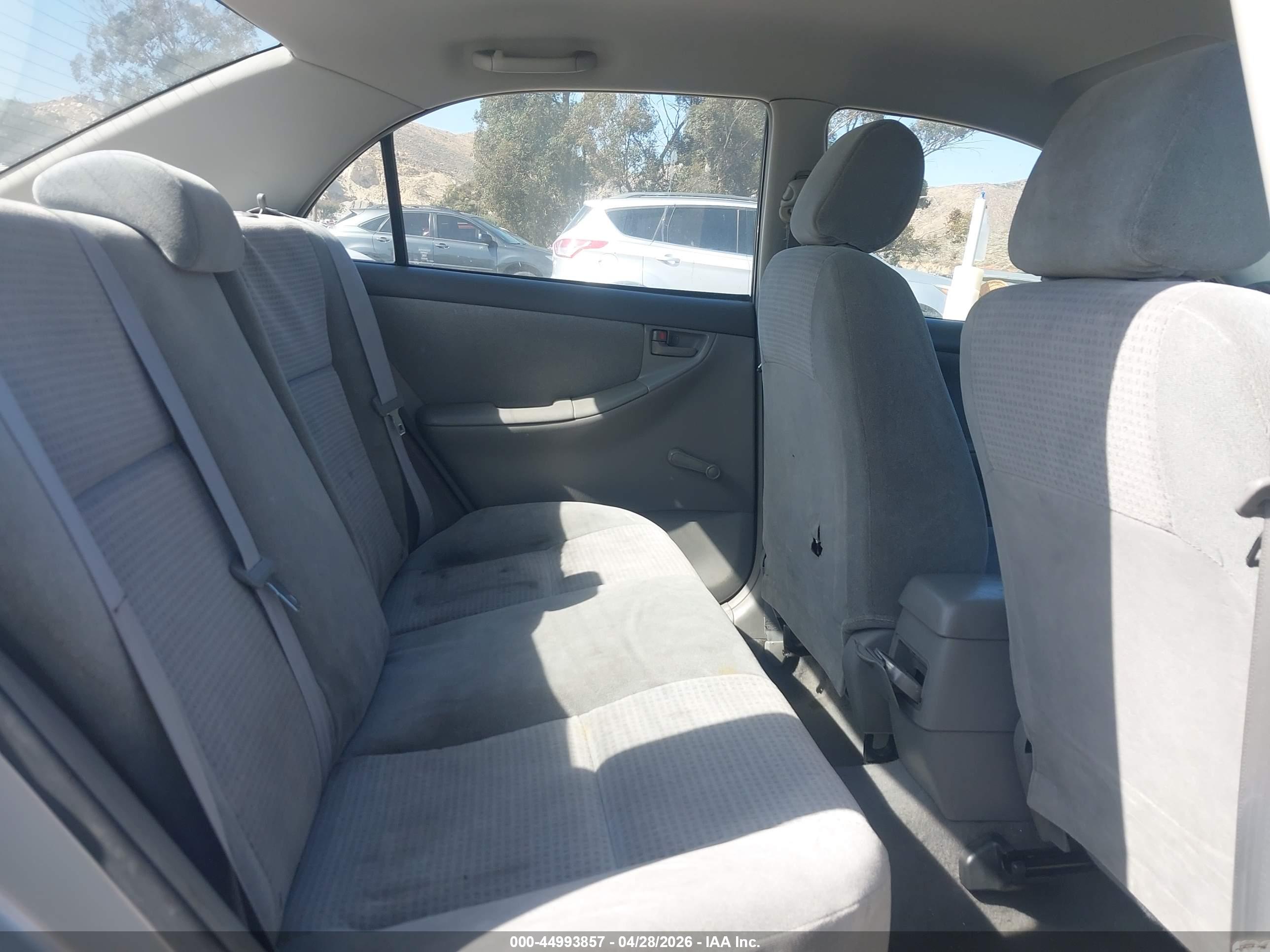 TOYOTA COROLLA image 8