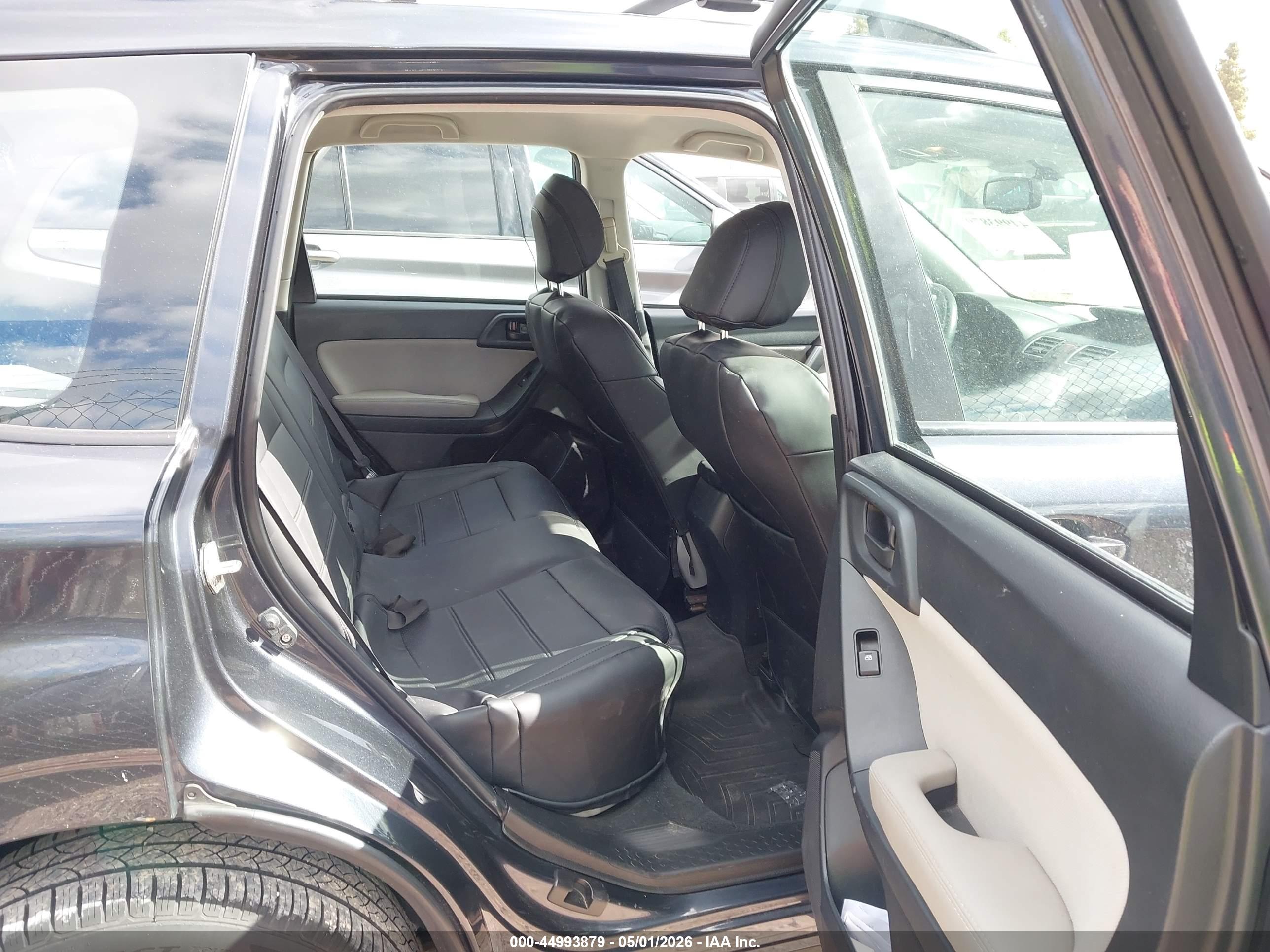SUBARU FORESTER image 8