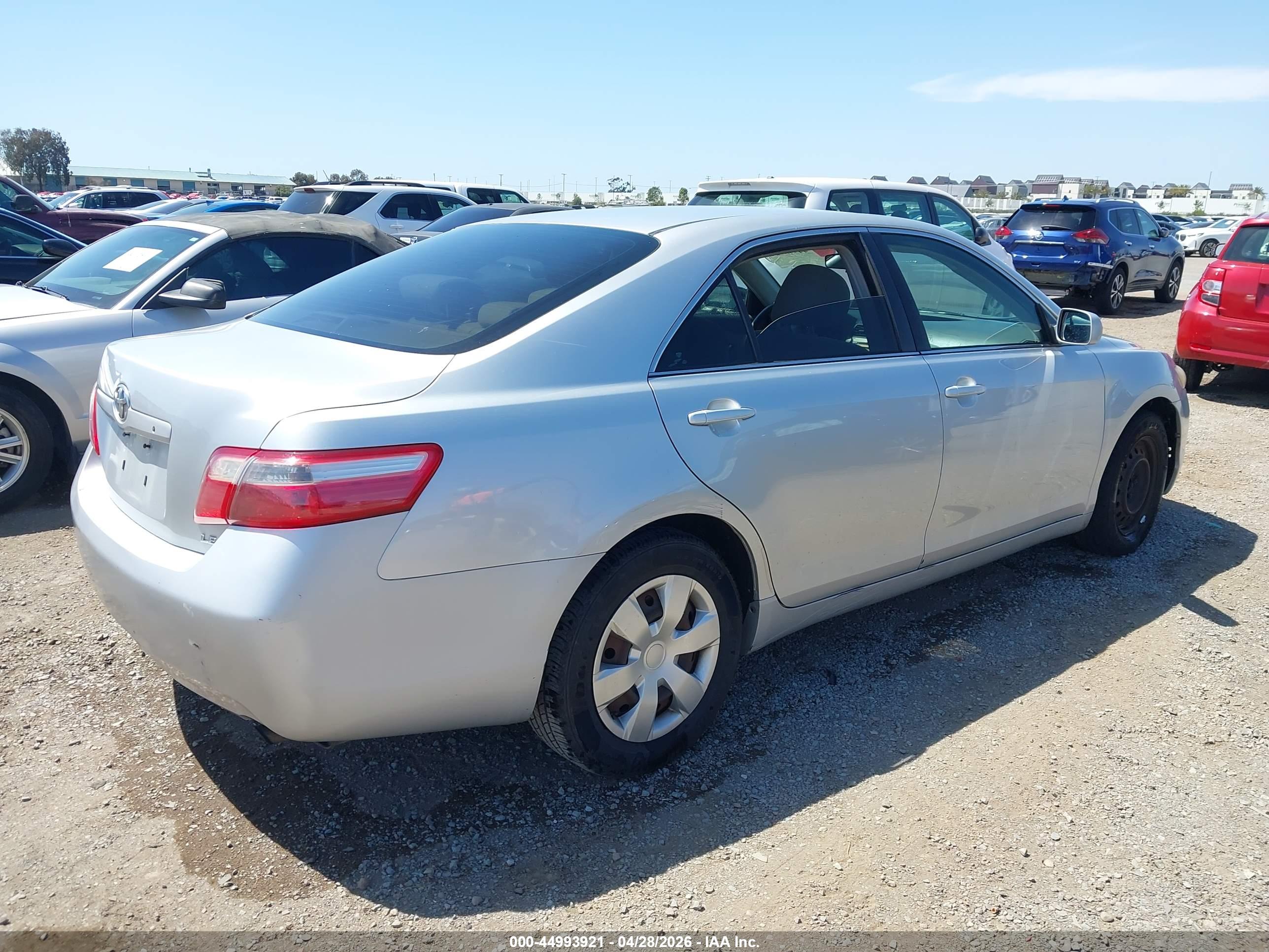 TOYOTA CAMRY image 4