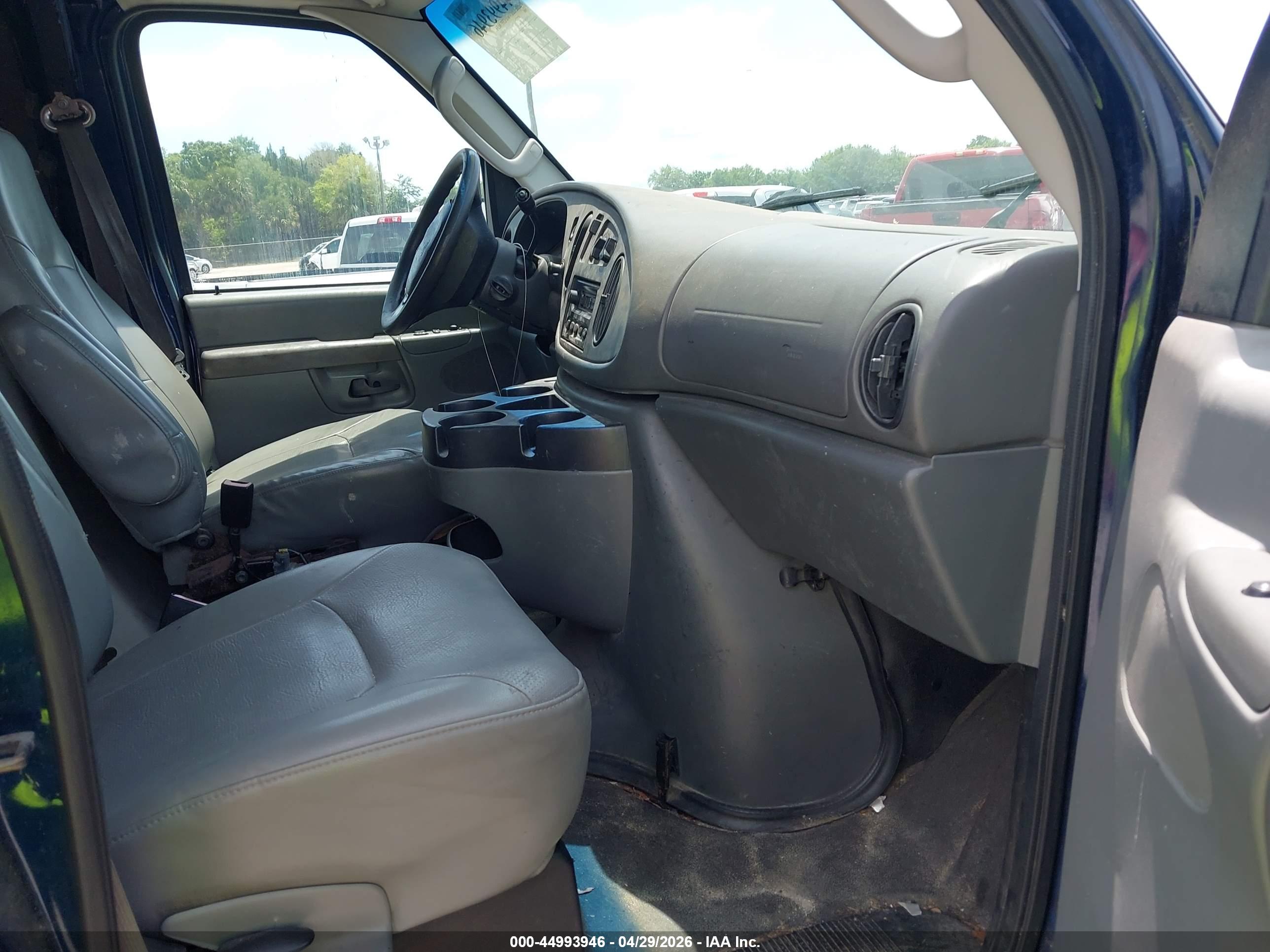 FORD E-350 image 5