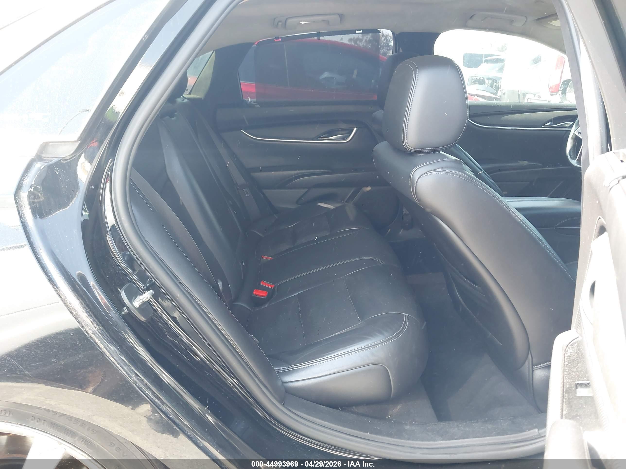 CADILLAC XTS image 8