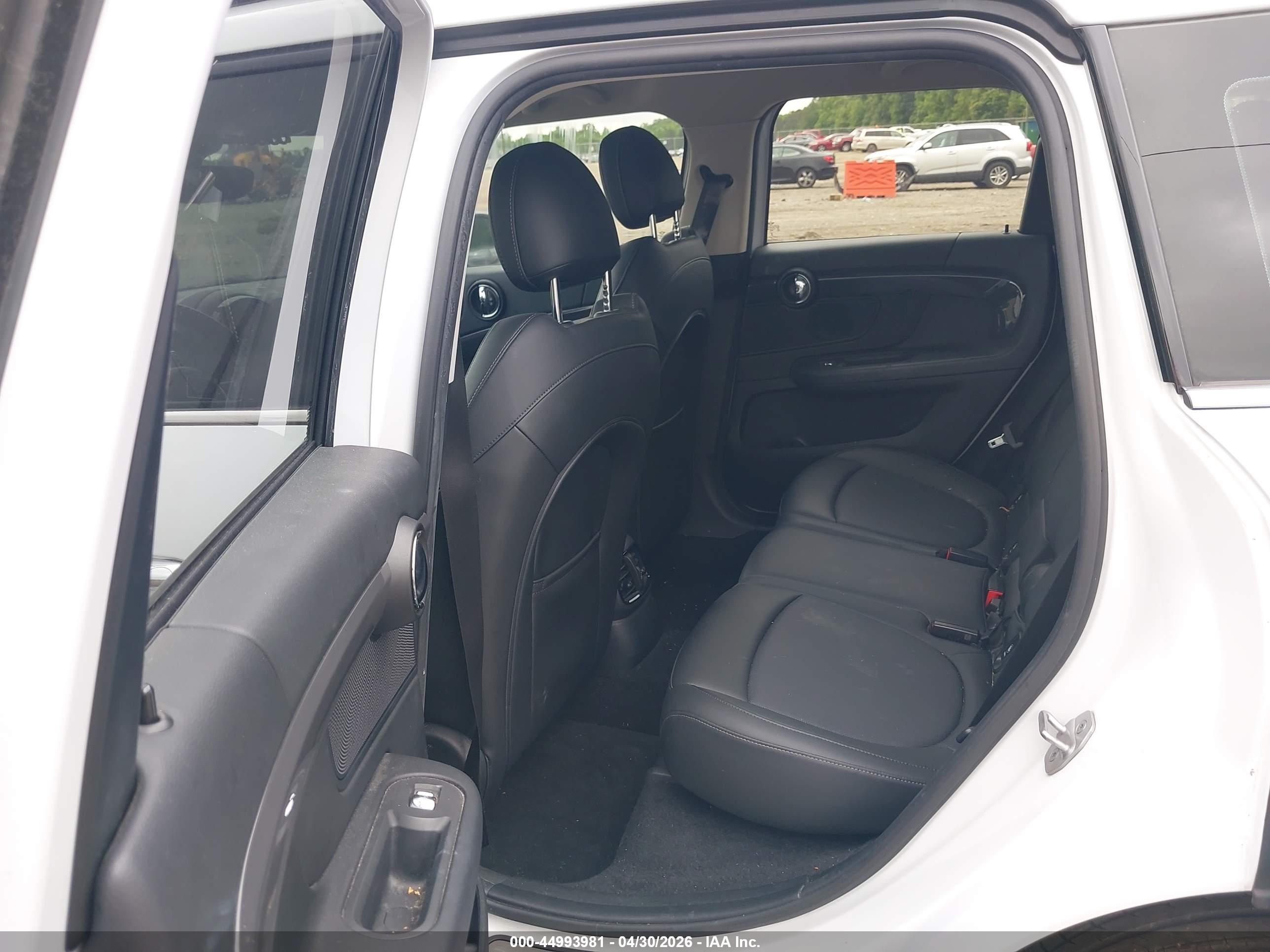 MINI COUNTRYMAN image 8