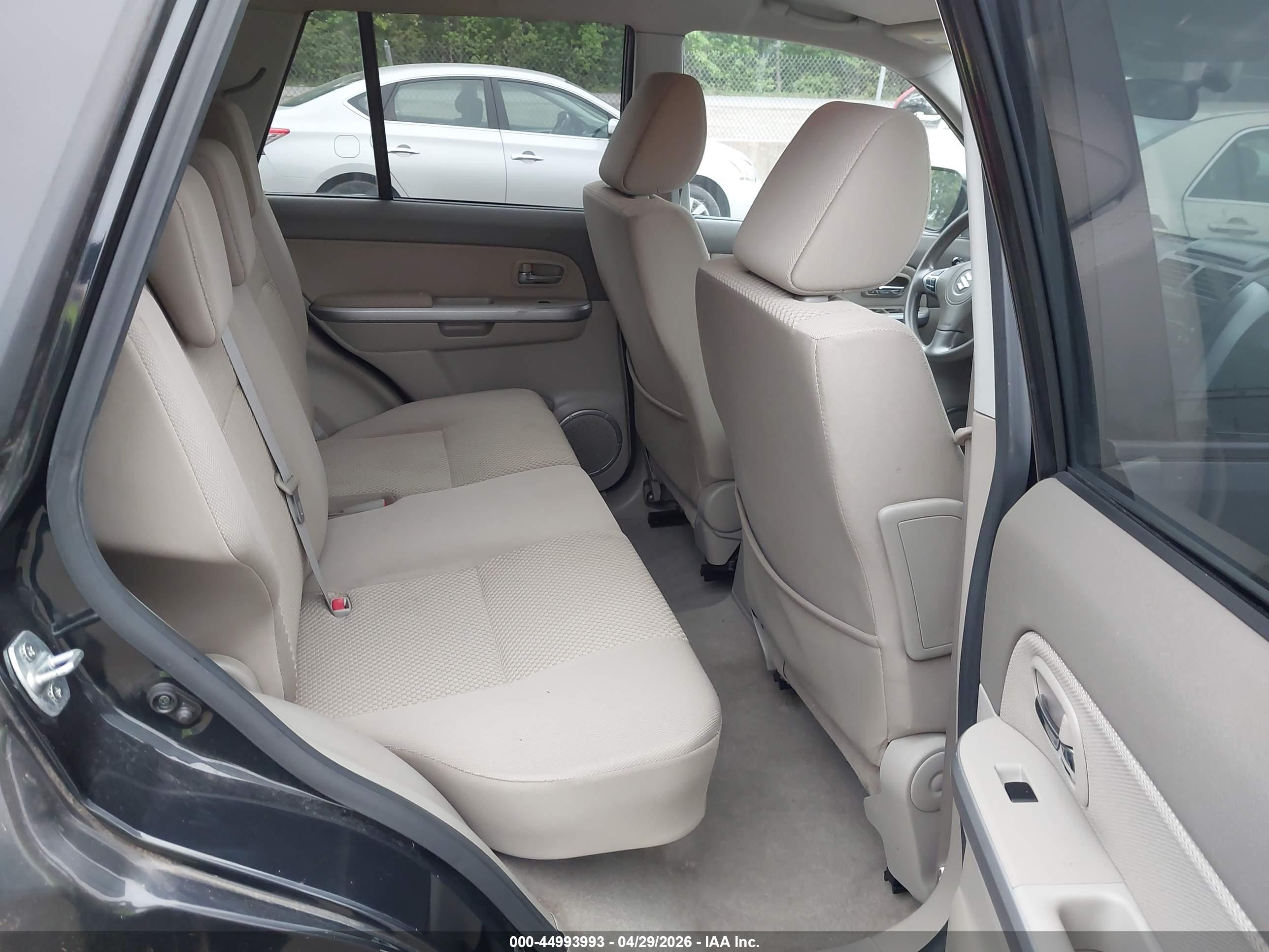 SUZUKI GRAND image 8