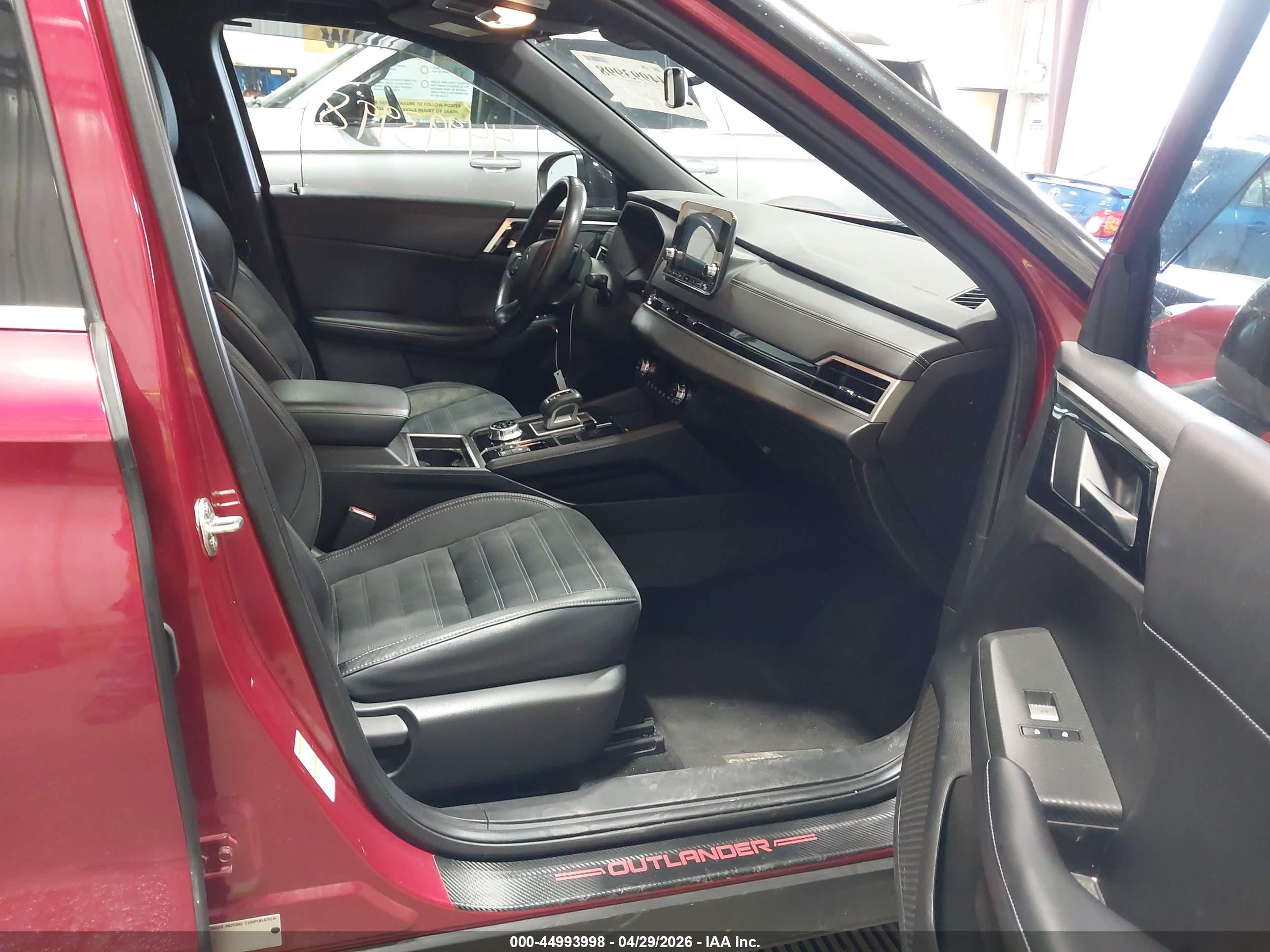 MITSUBISHI OUTLANDER image 5