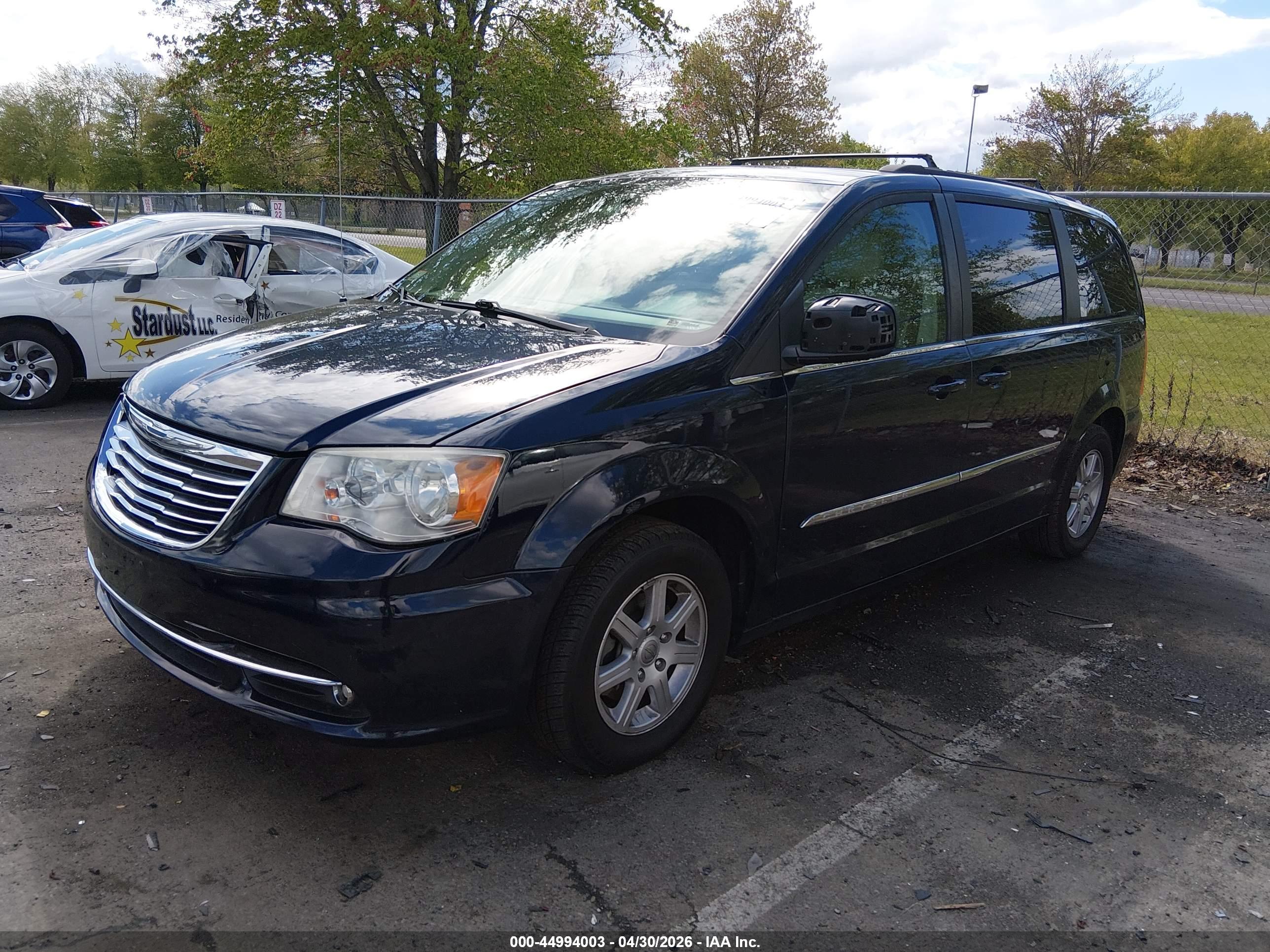 CHRYSLER TOWN image 2