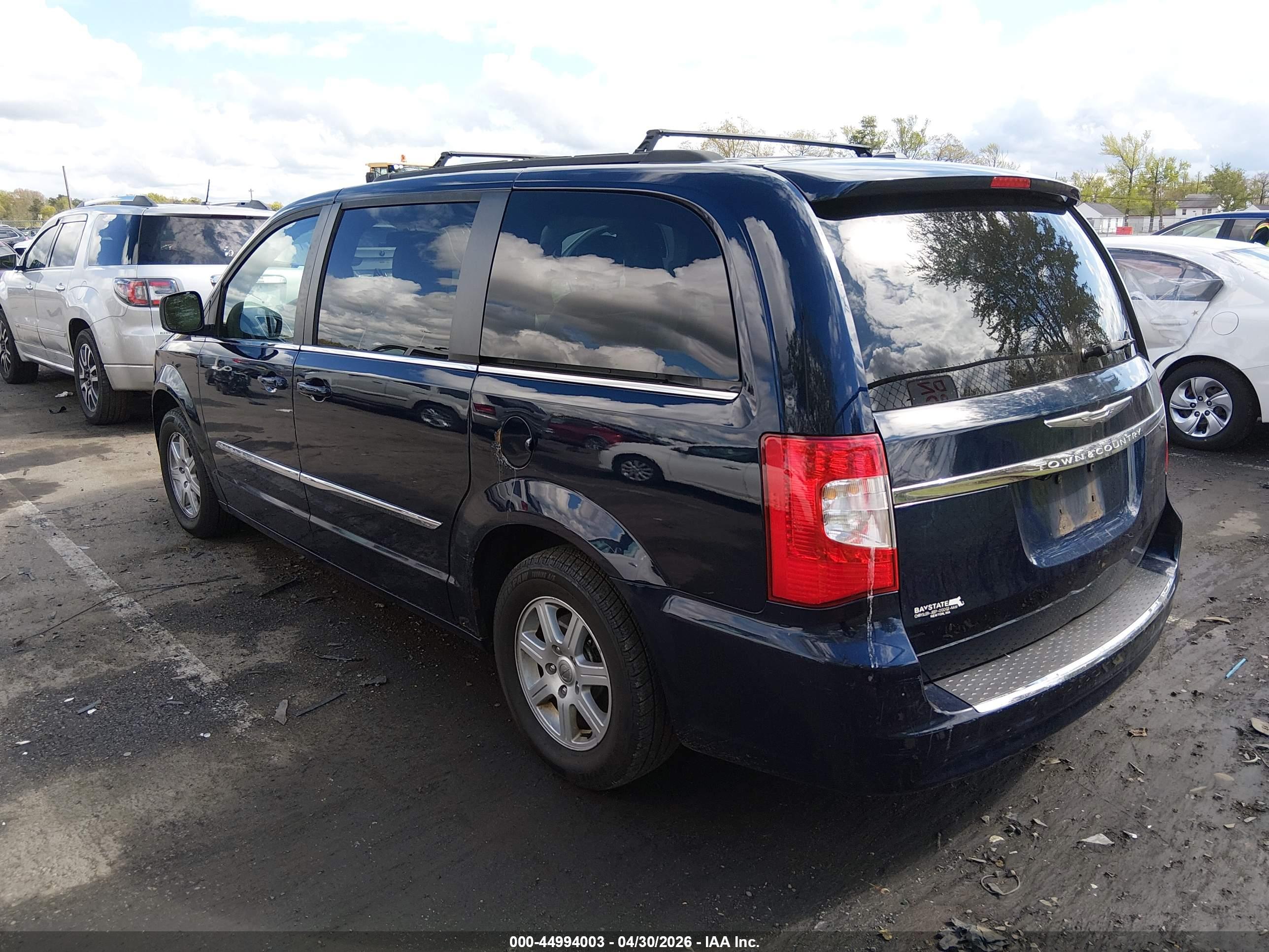 CHRYSLER TOWN image 3