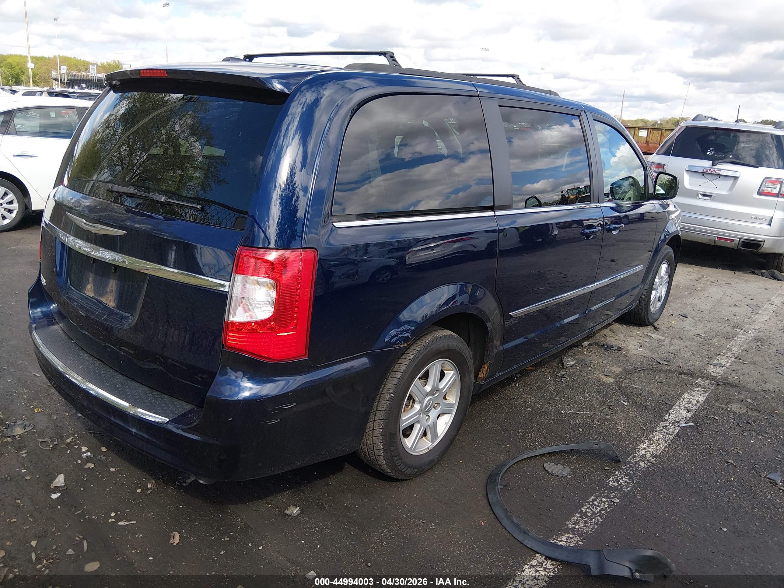 CHRYSLER TOWN image 4