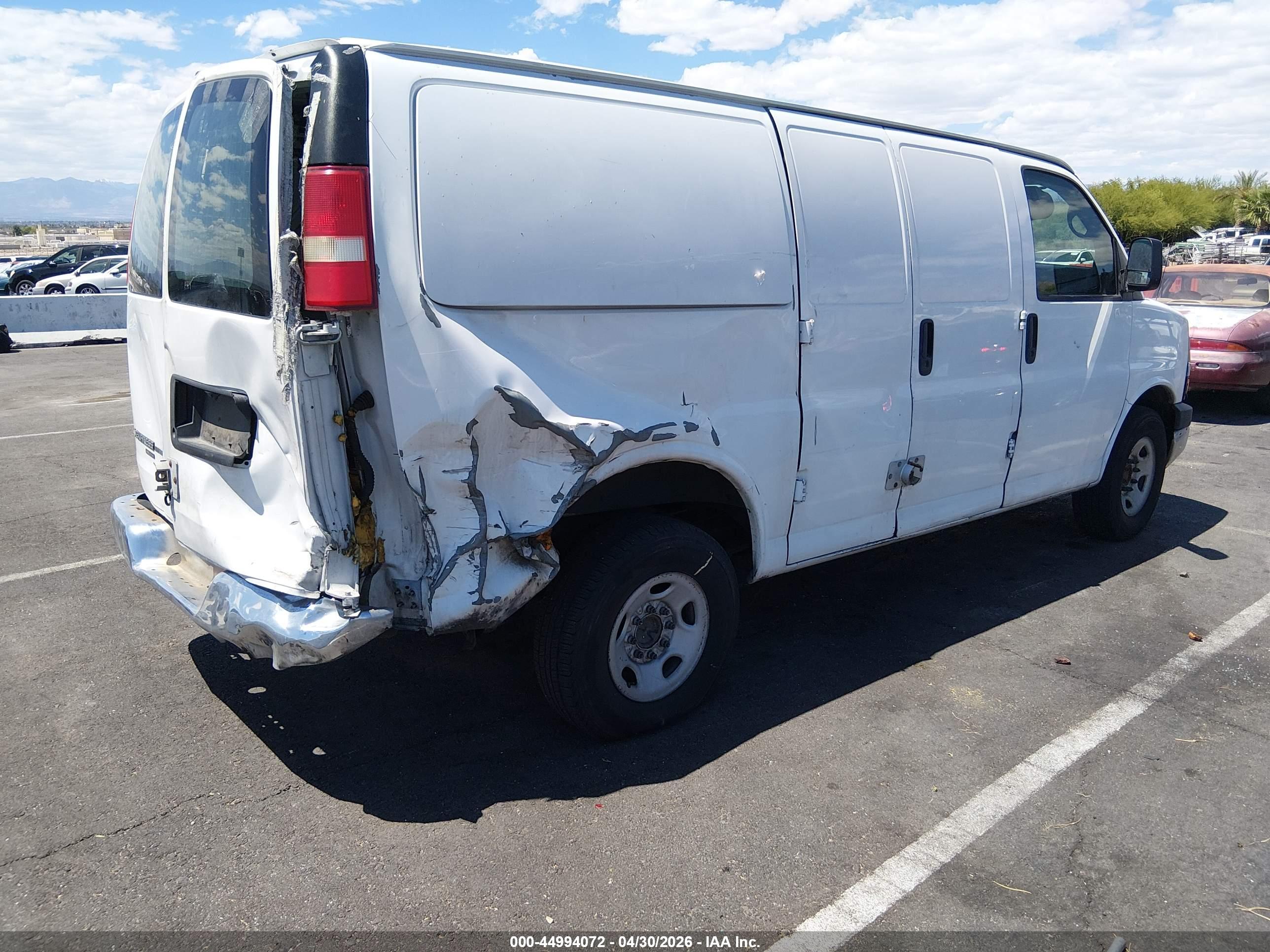 CHEVROLET EXPRESS image 4