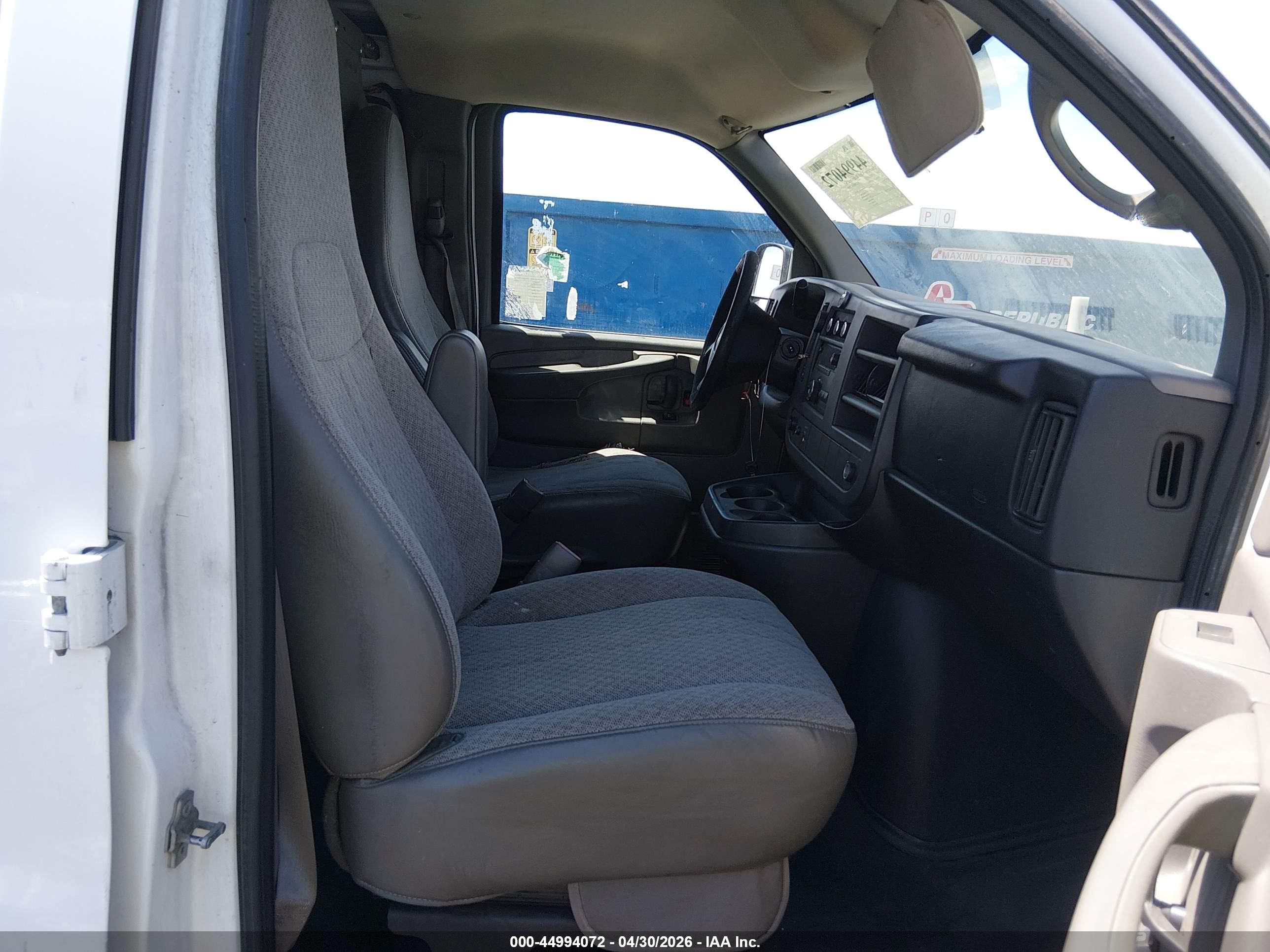 CHEVROLET EXPRESS image 5