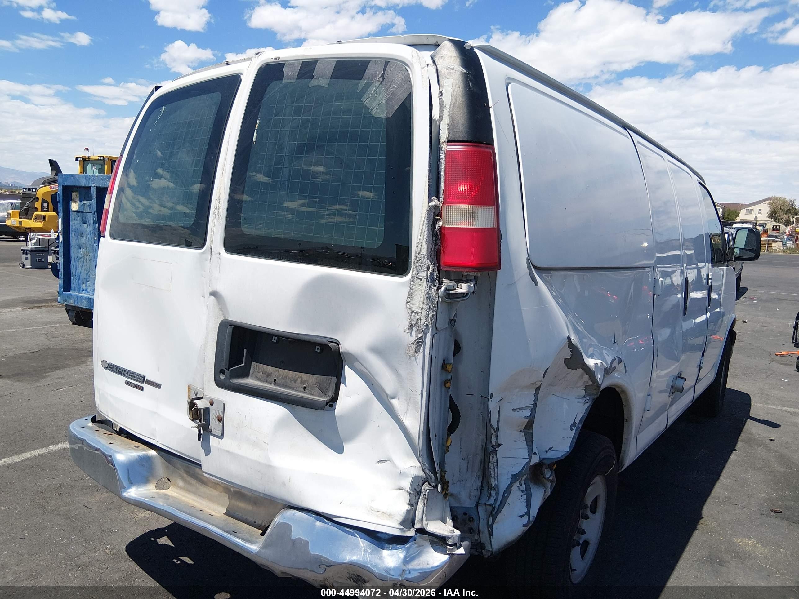CHEVROLET EXPRESS image 6