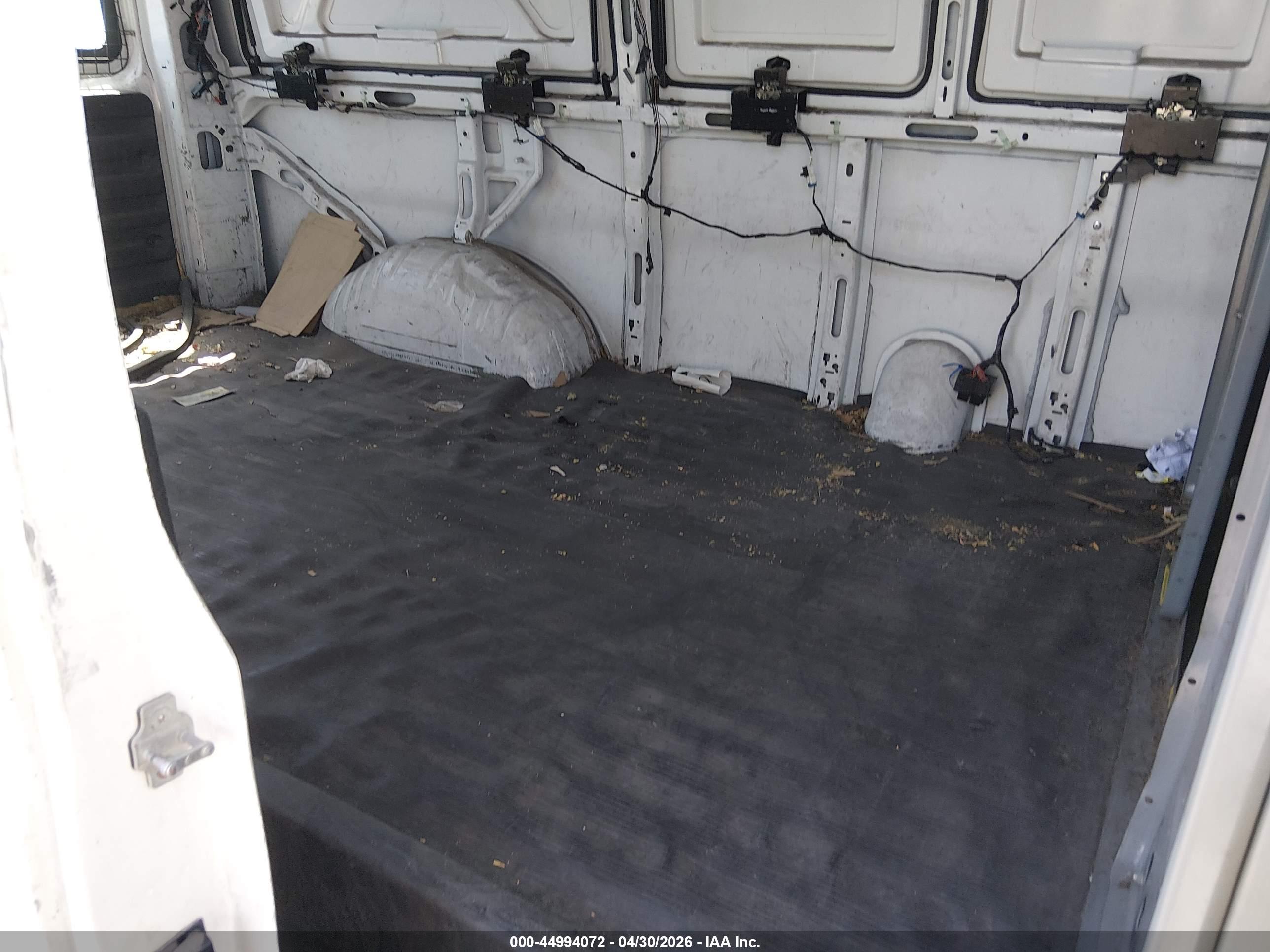 CHEVROLET EXPRESS image 8