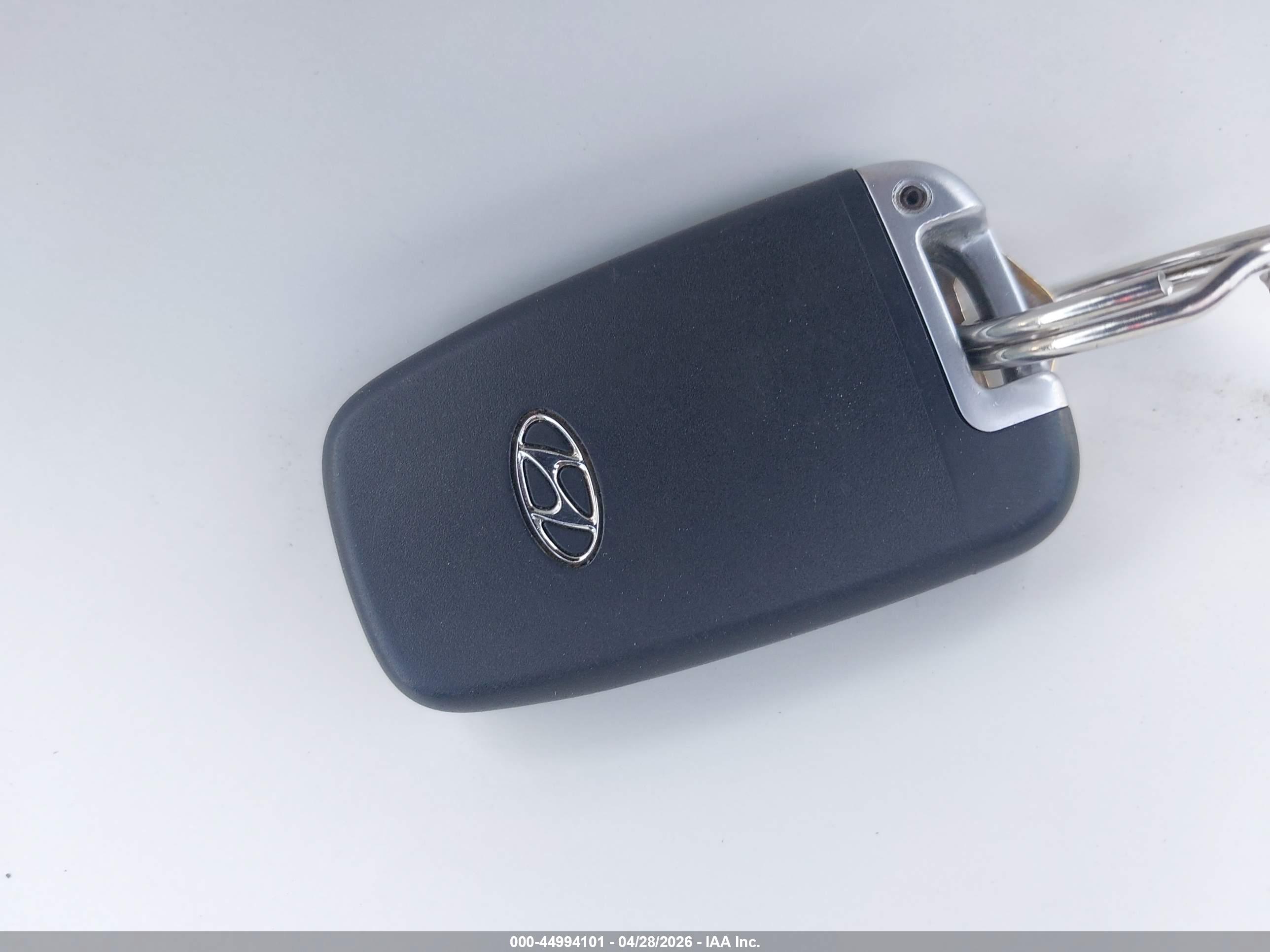 HYUNDAI ELANTRA image 11