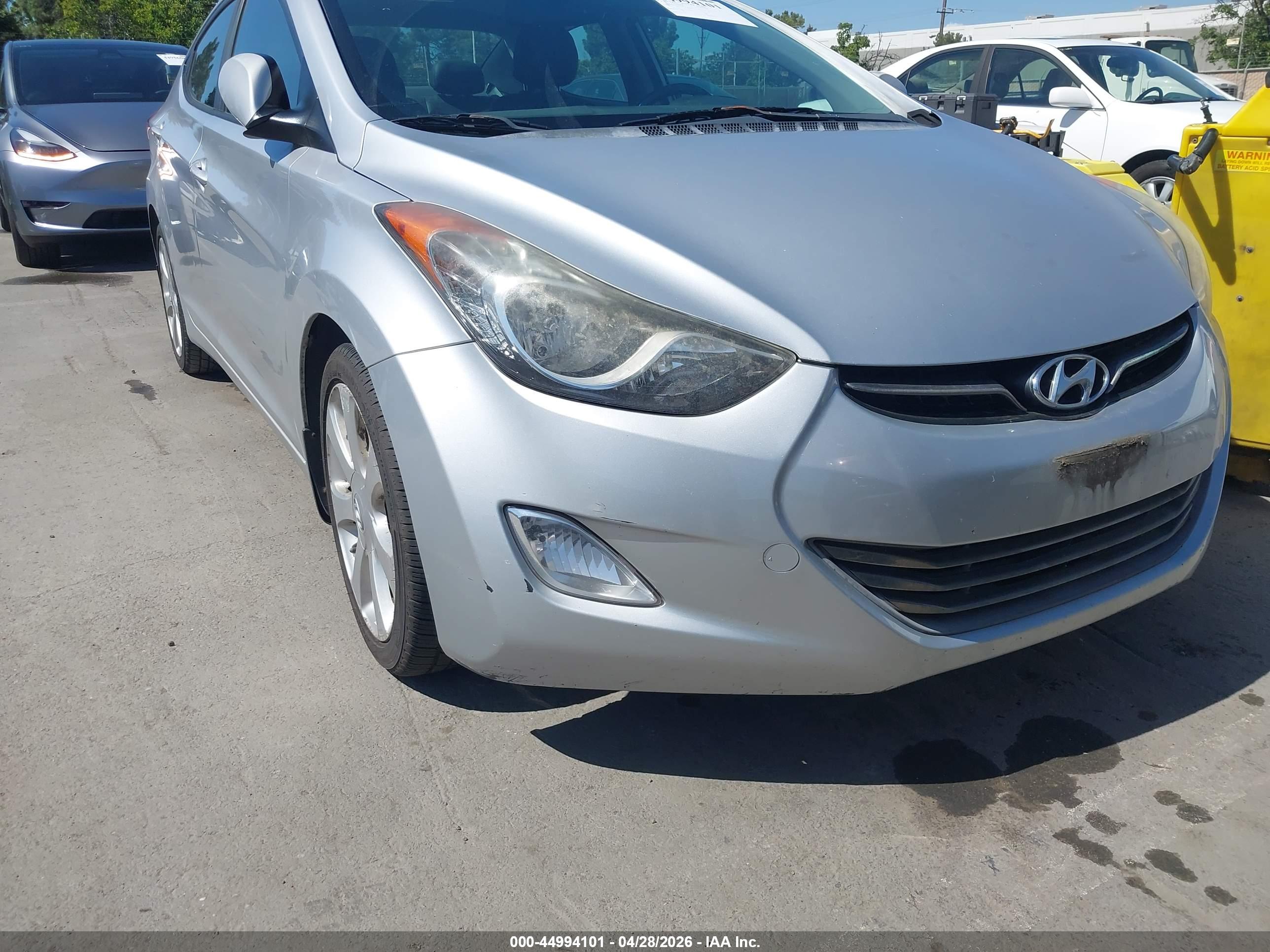 HYUNDAI ELANTRA image 6