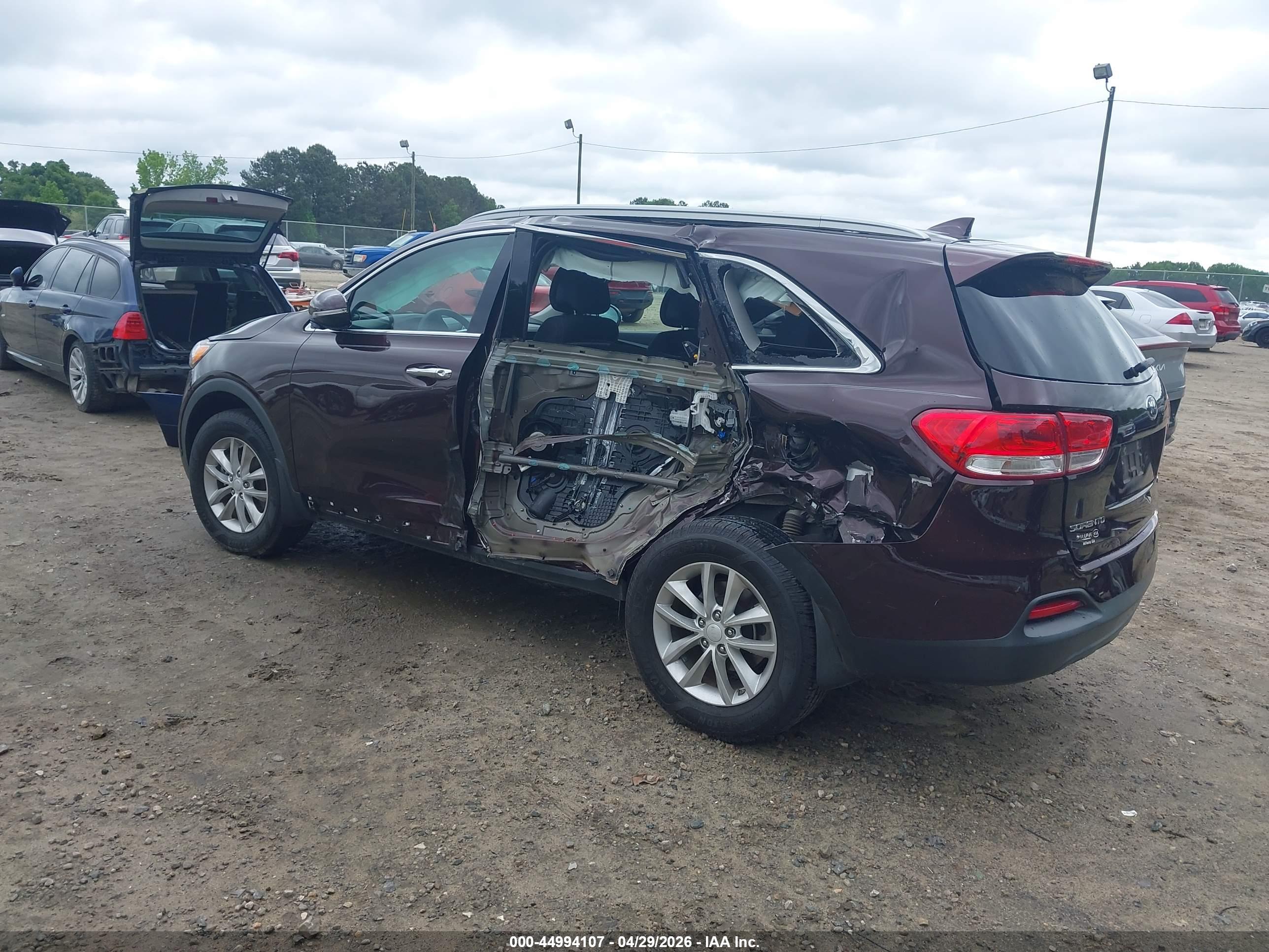 KIA SORENTO image 3