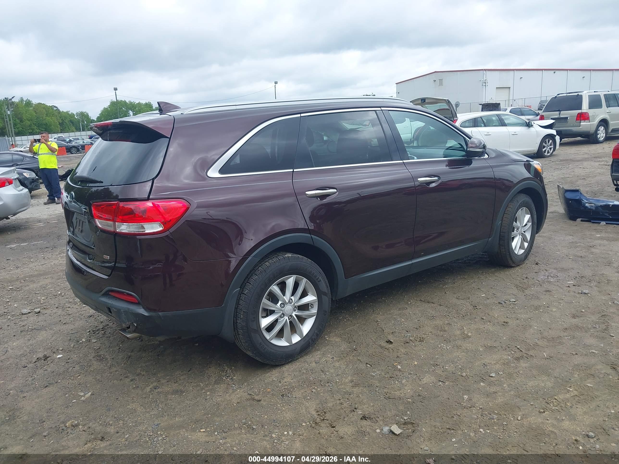 KIA SORENTO image 4