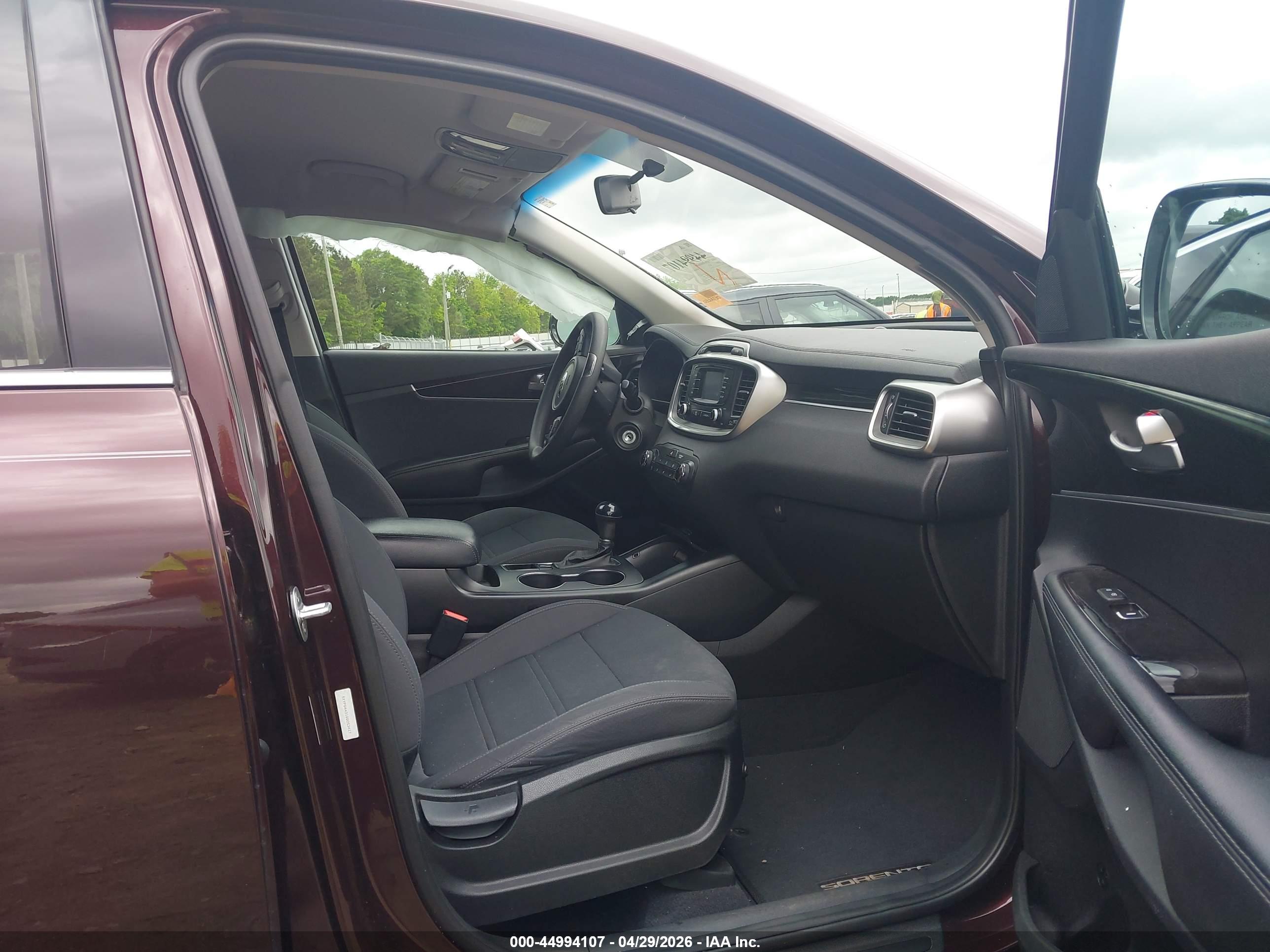 KIA SORENTO image 5