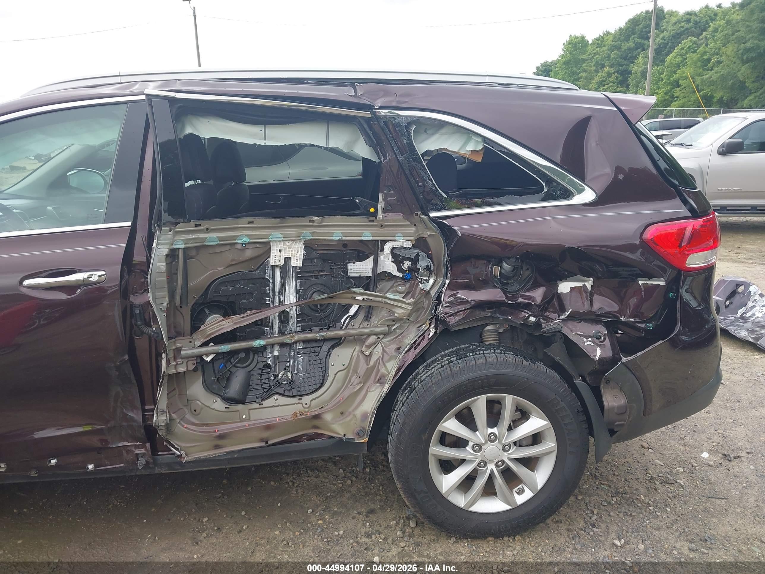 KIA SORENTO image 6