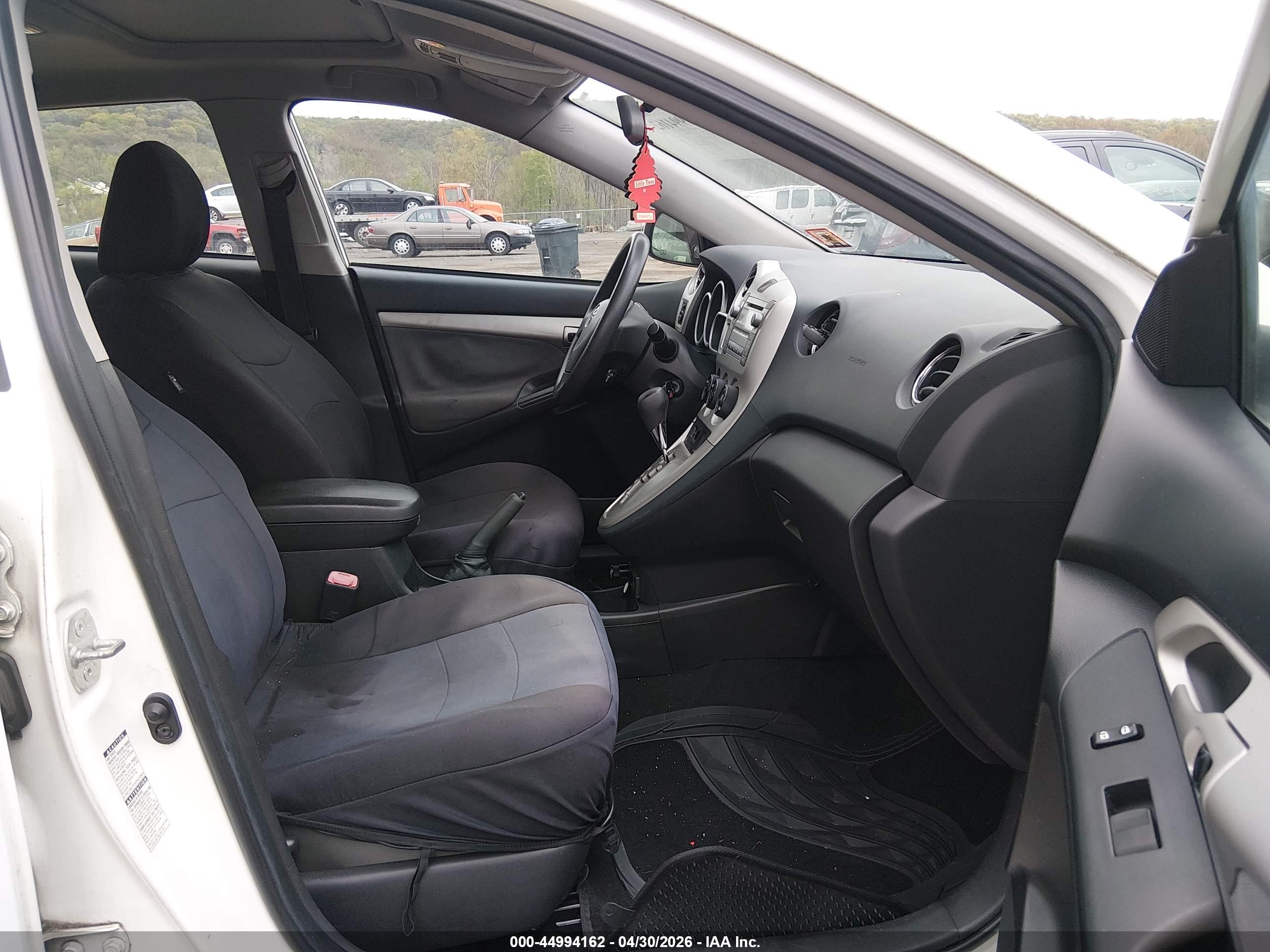 TOYOTA MATRIX image 5
