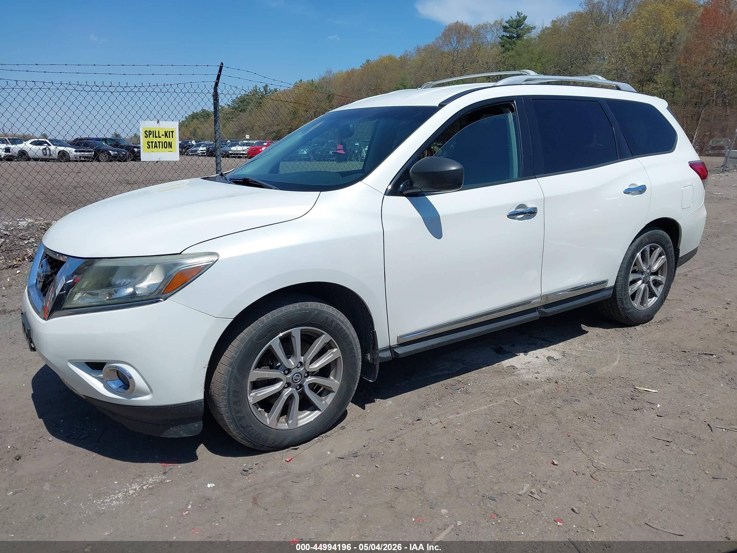 NISSAN PATHFINDER image 2