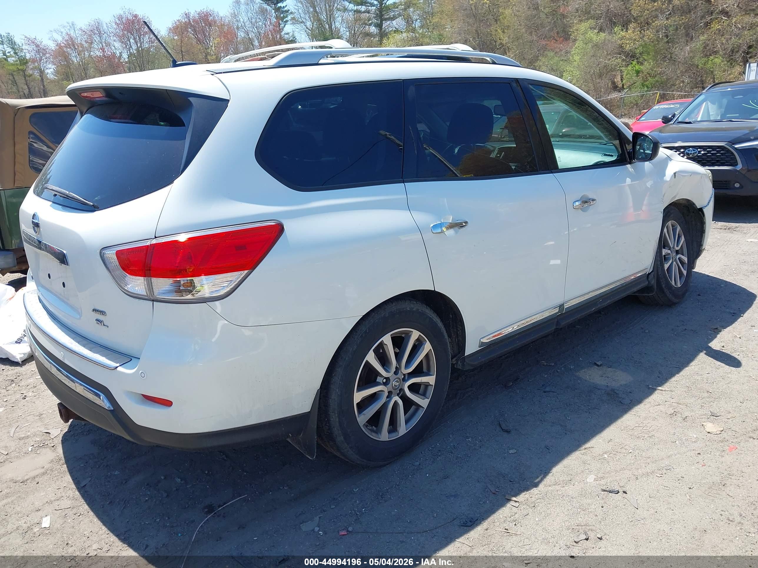 NISSAN PATHFINDER image 4