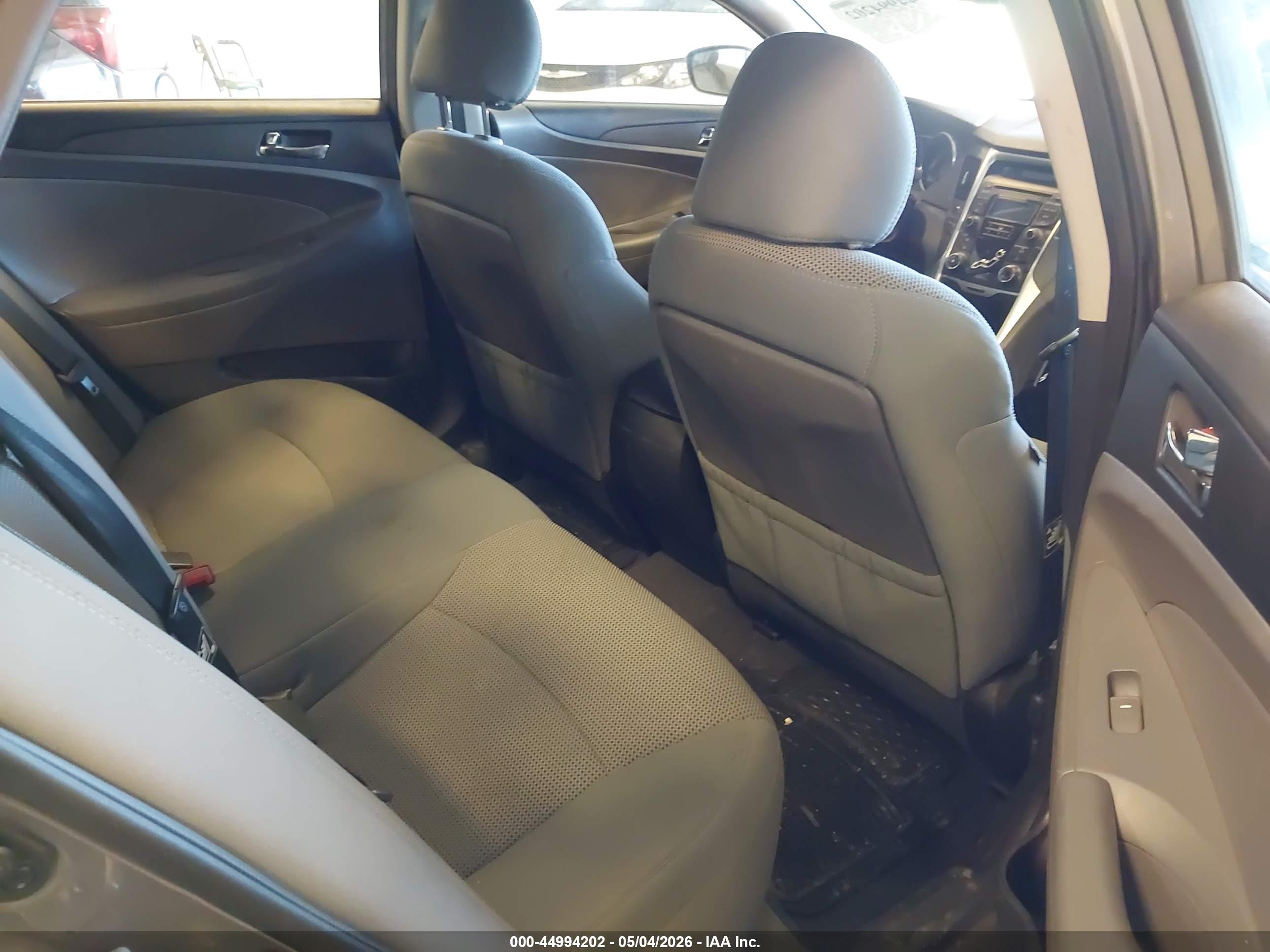 HYUNDAI SONATA image 8