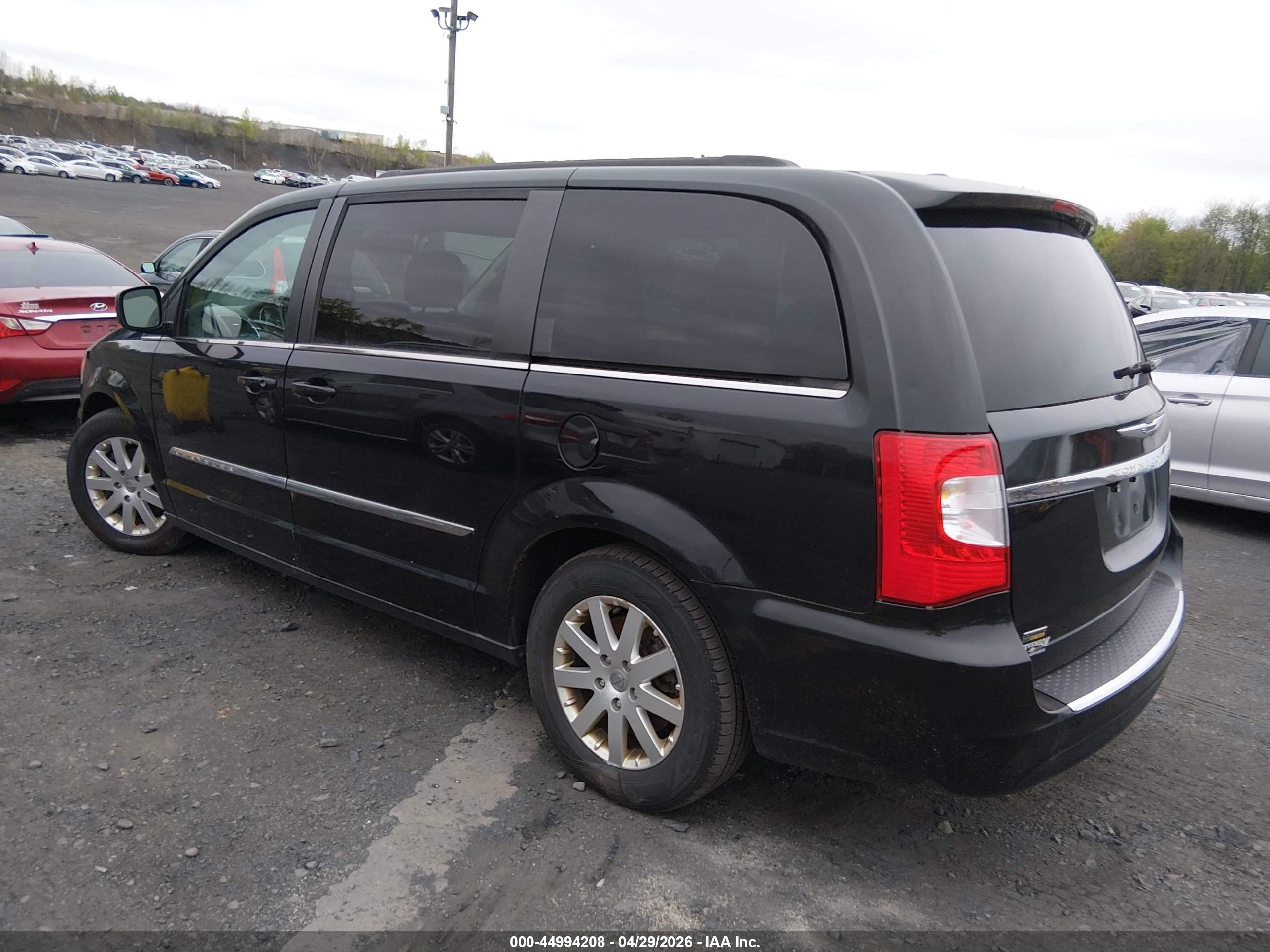 CHRYSLER TOWN image 3