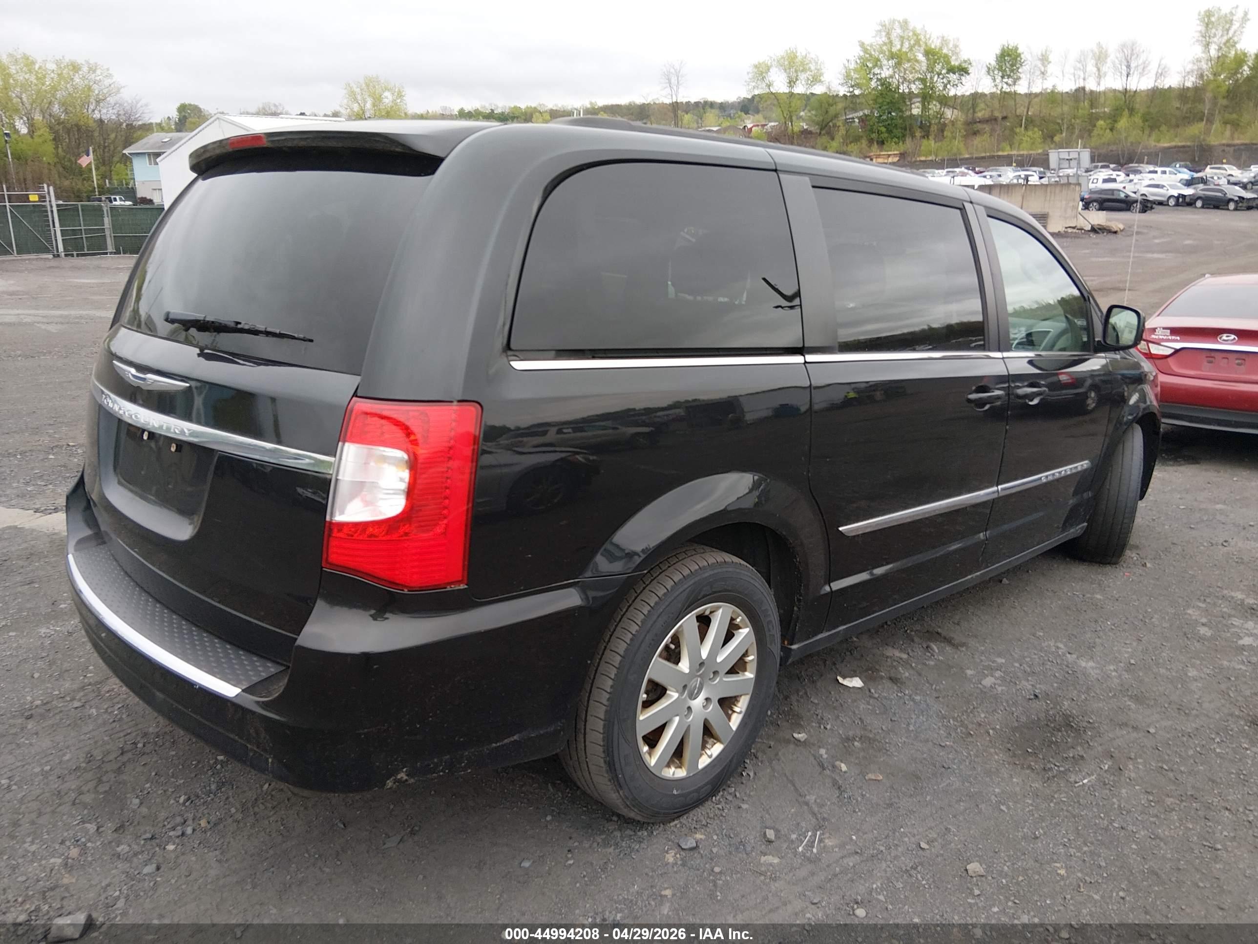 CHRYSLER TOWN image 4